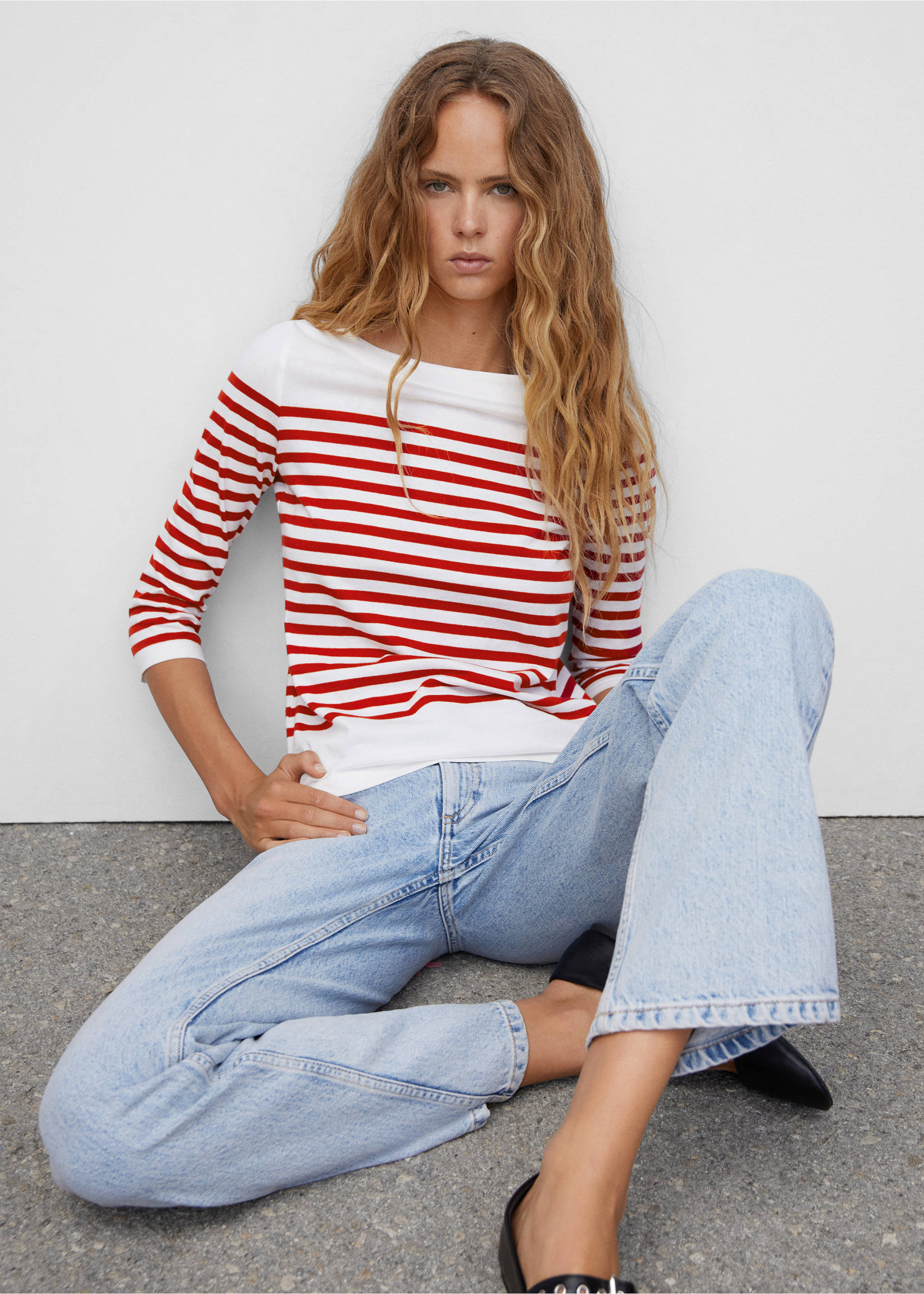 Striped boat-neck t-shirt - Details of the article 2, Red. Ref: 57034402-00.