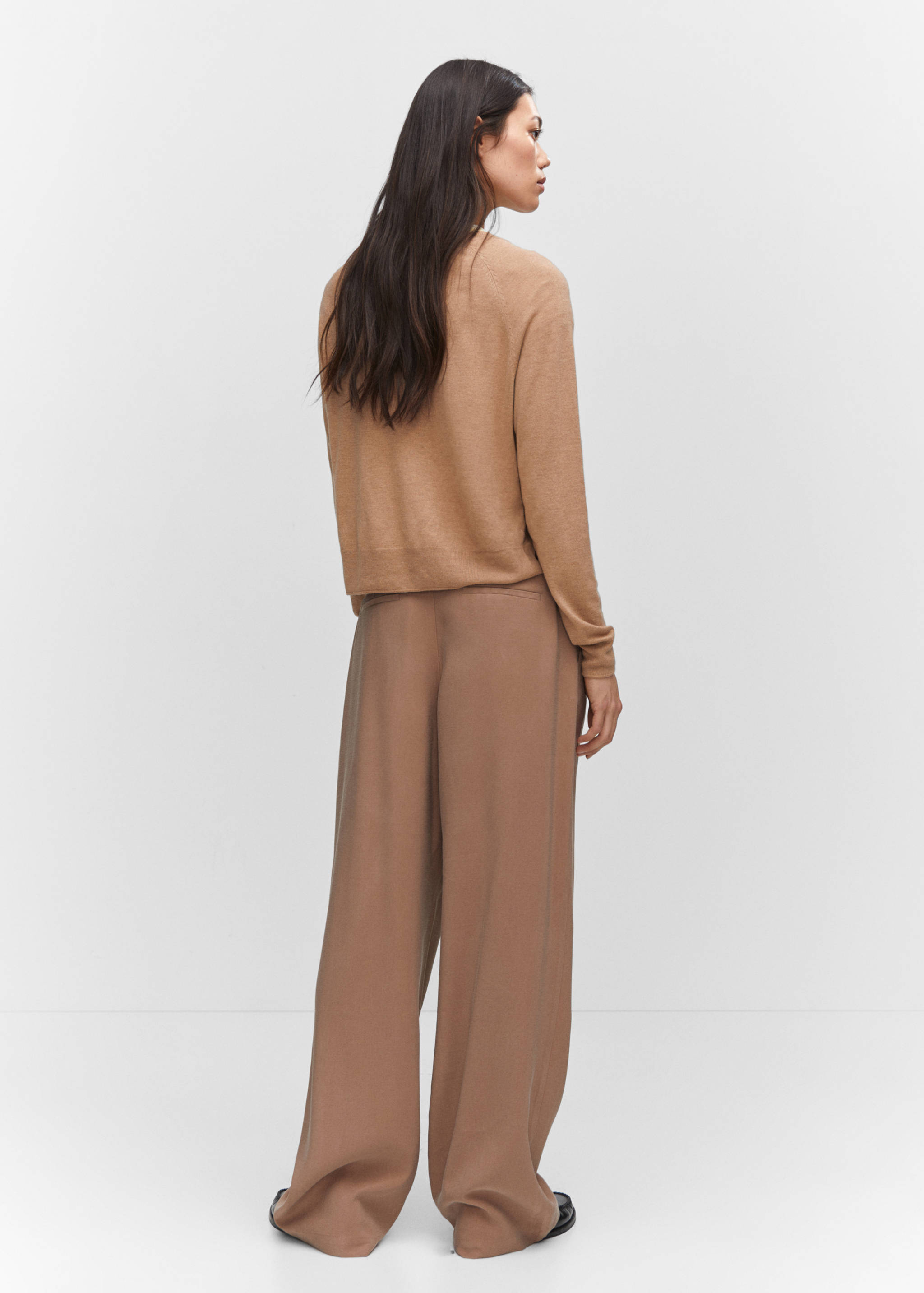 Fine-knit crew-neck sweater - Reverse of the article