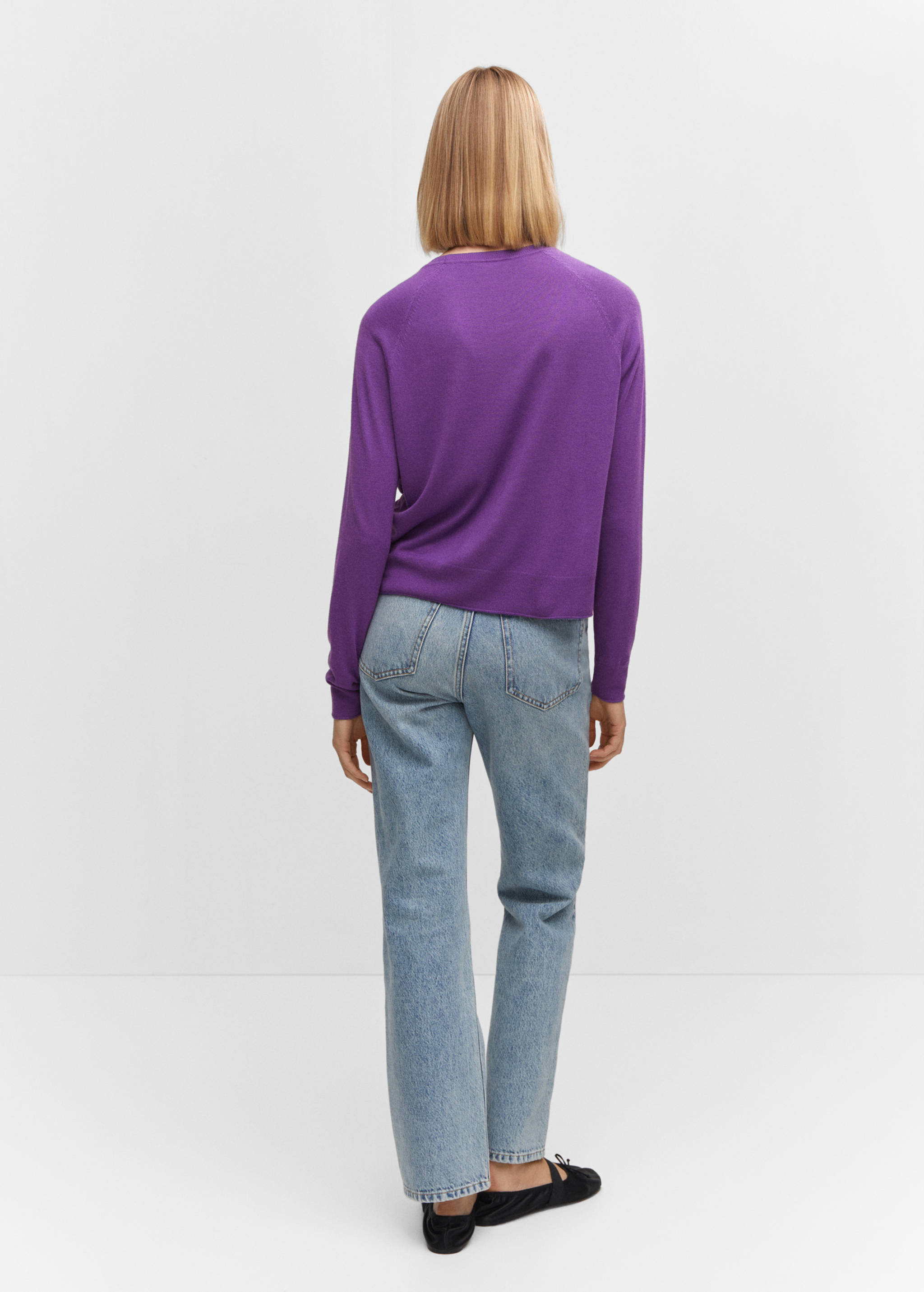 Fine-knit crew-neck sweater - Reverse of the article