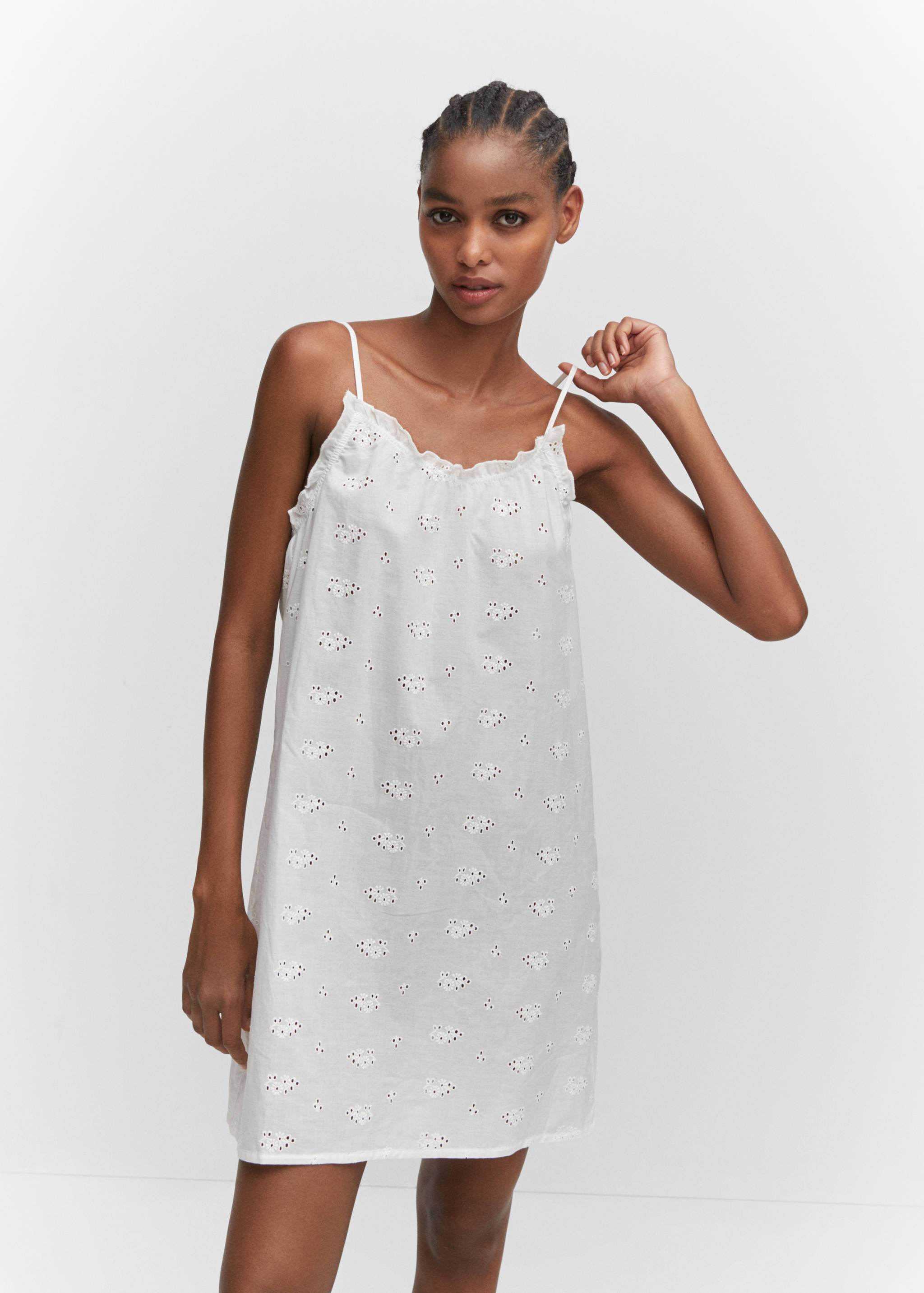 Camisón bordado flores - Plano medio