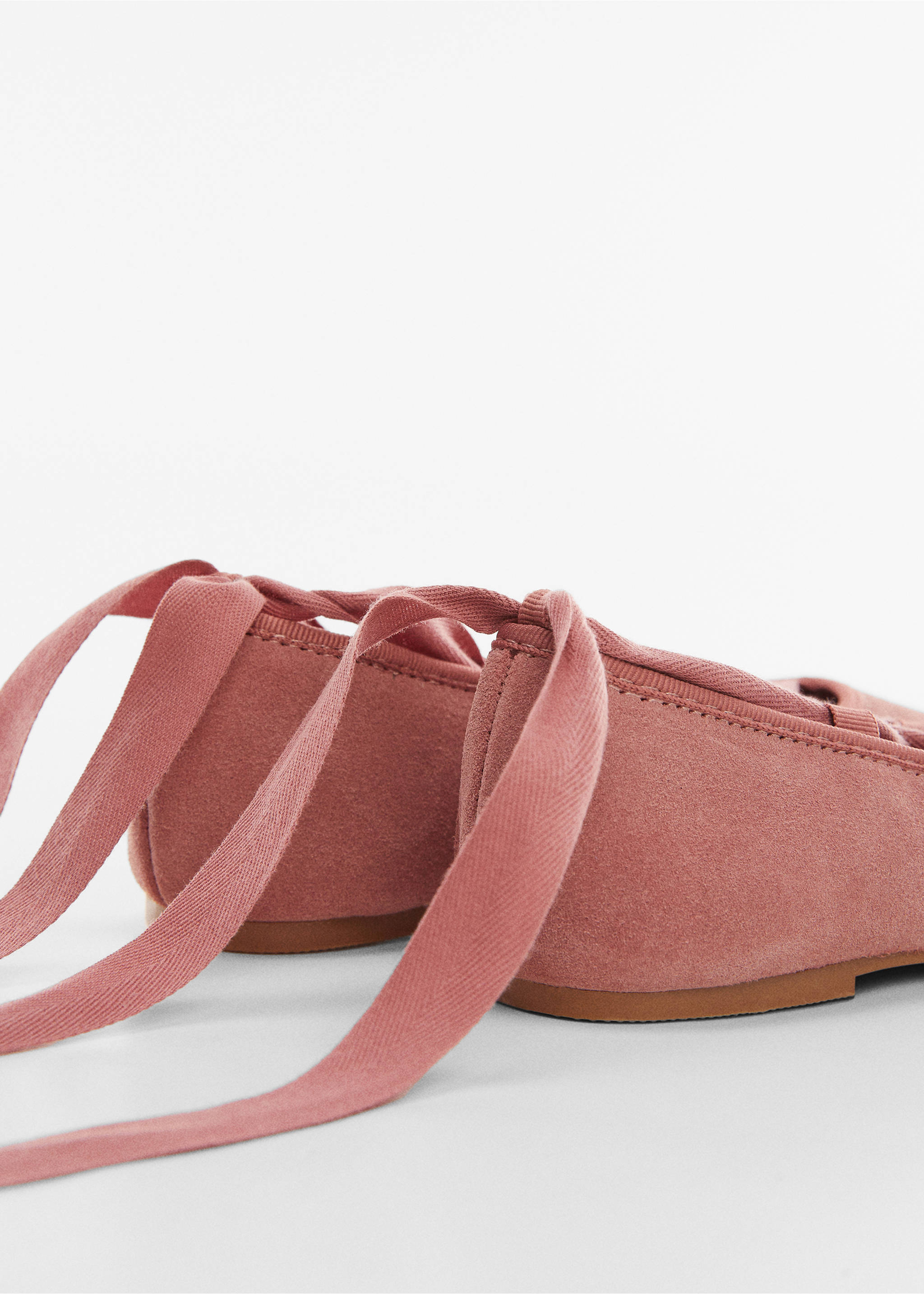 Suede ballerinas - Details of the article 1, Strawberry. Ref: 57035135-00.