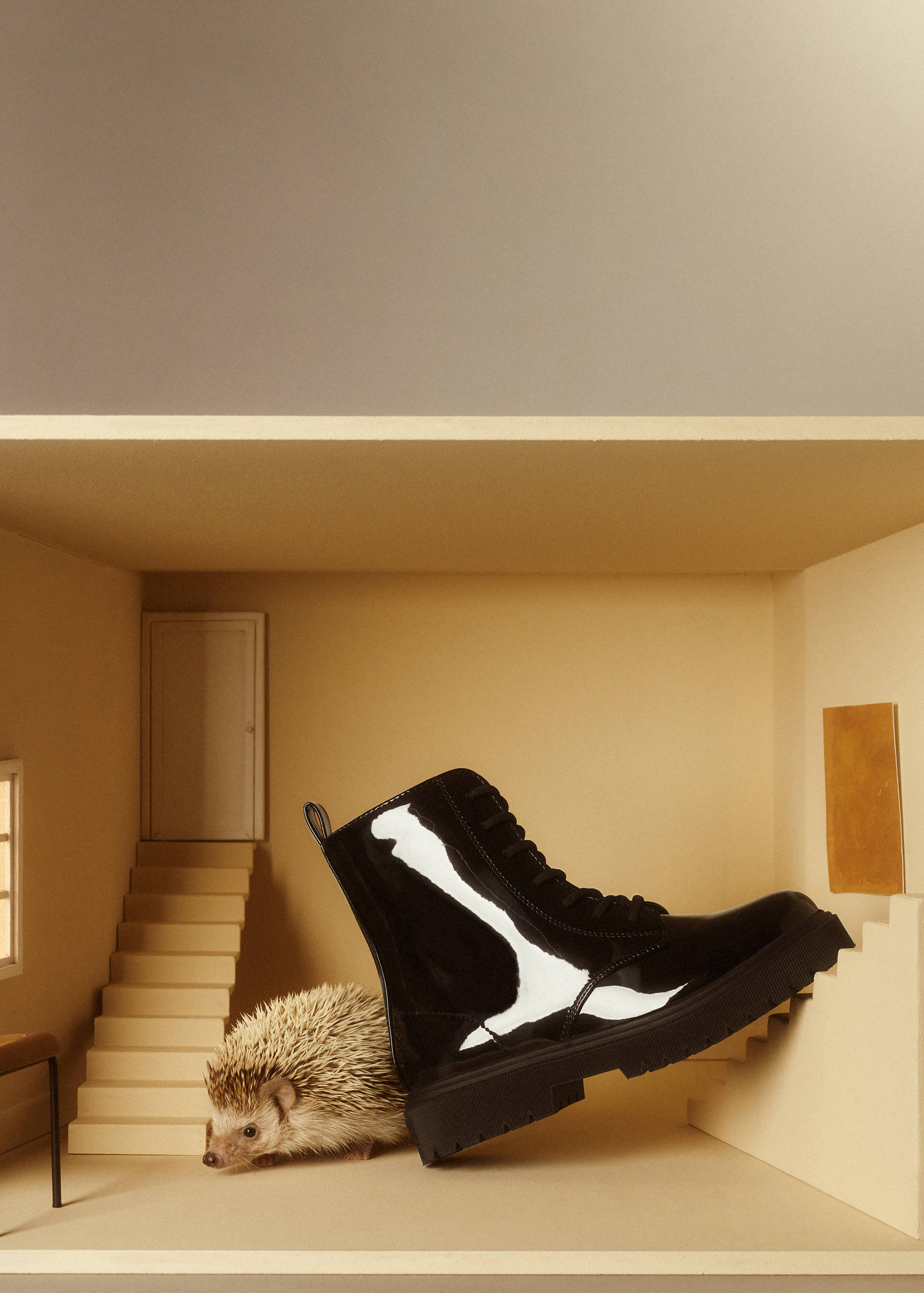 系带漆皮效果皮靴 - null