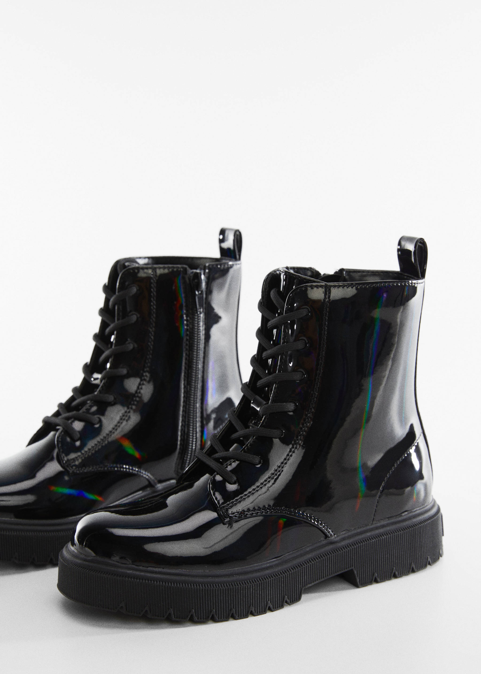 系带漆皮效果皮靴 - null