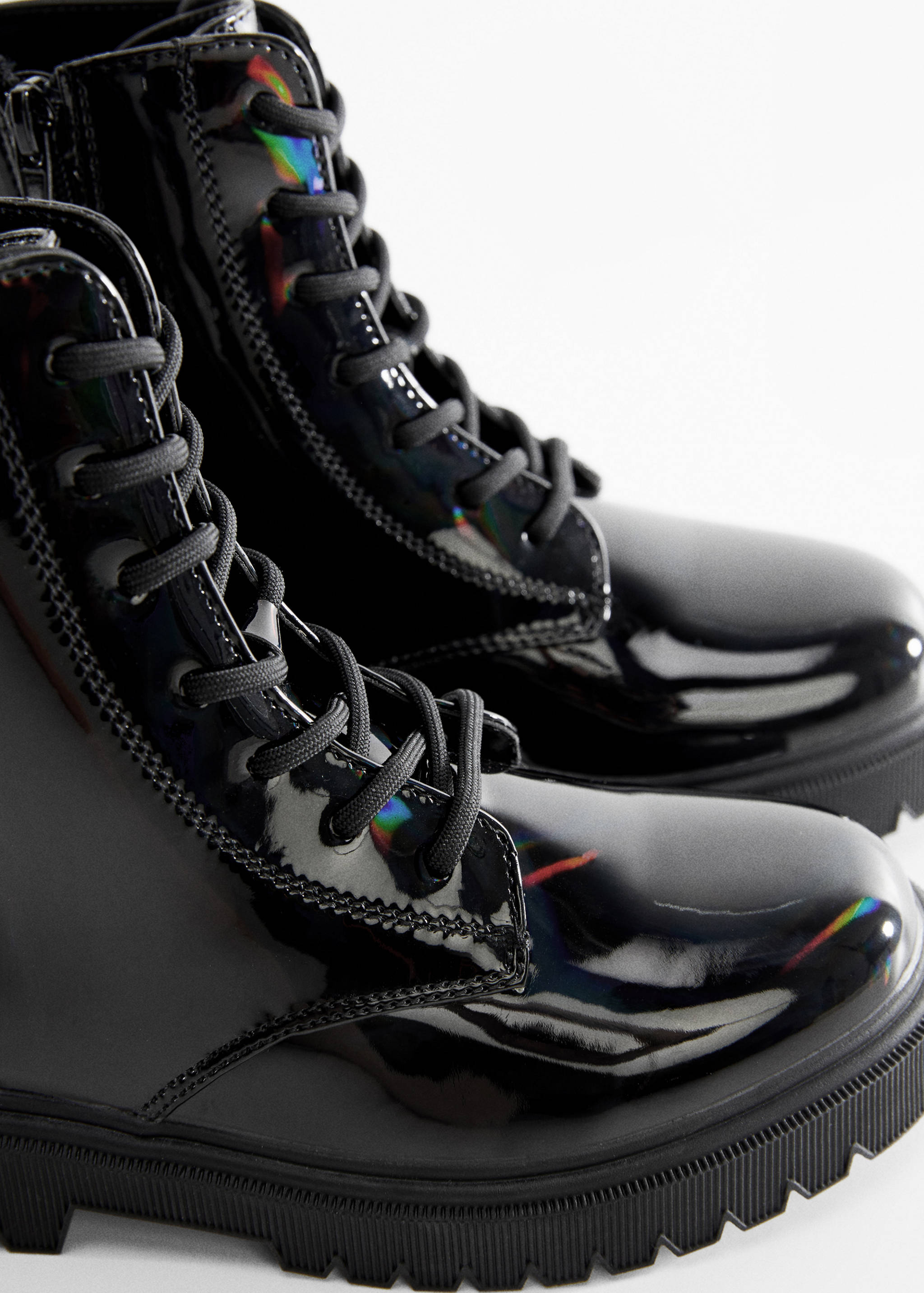 系带漆皮效果皮靴 - null