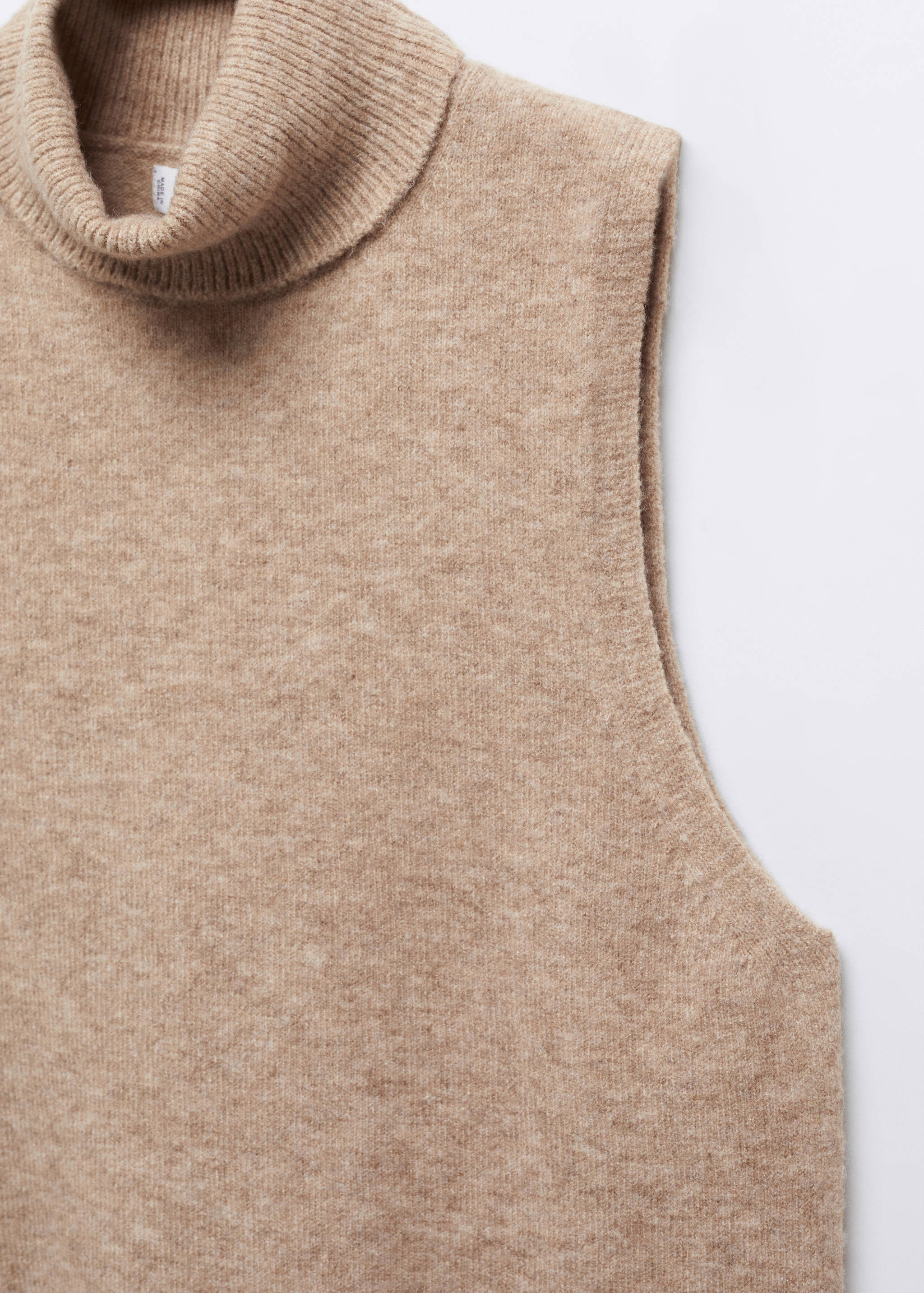 Turtleneck knitted gilet - Details of the article 8