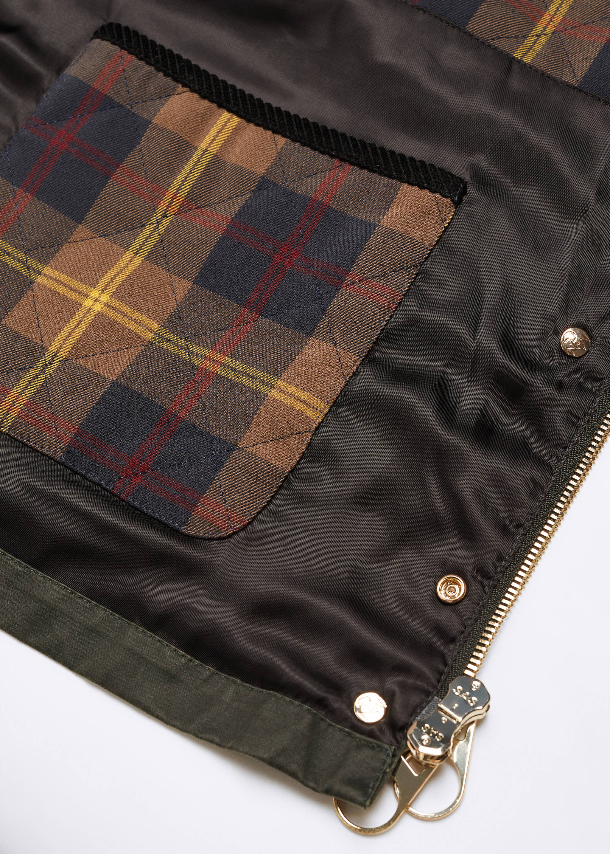 Waxed-effect short parka - Details of the article 8