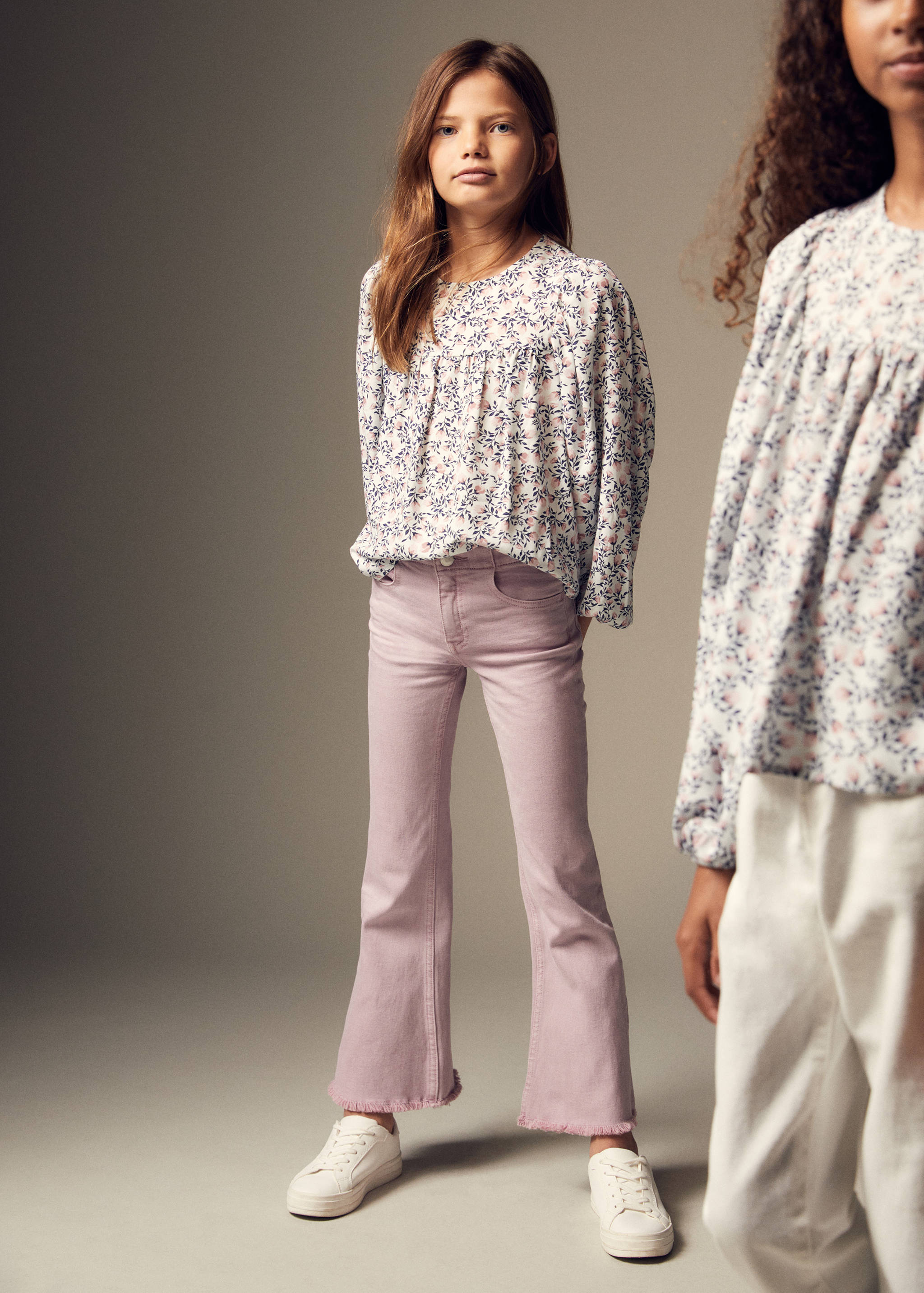 Flared finished jeans - Details of the article 5