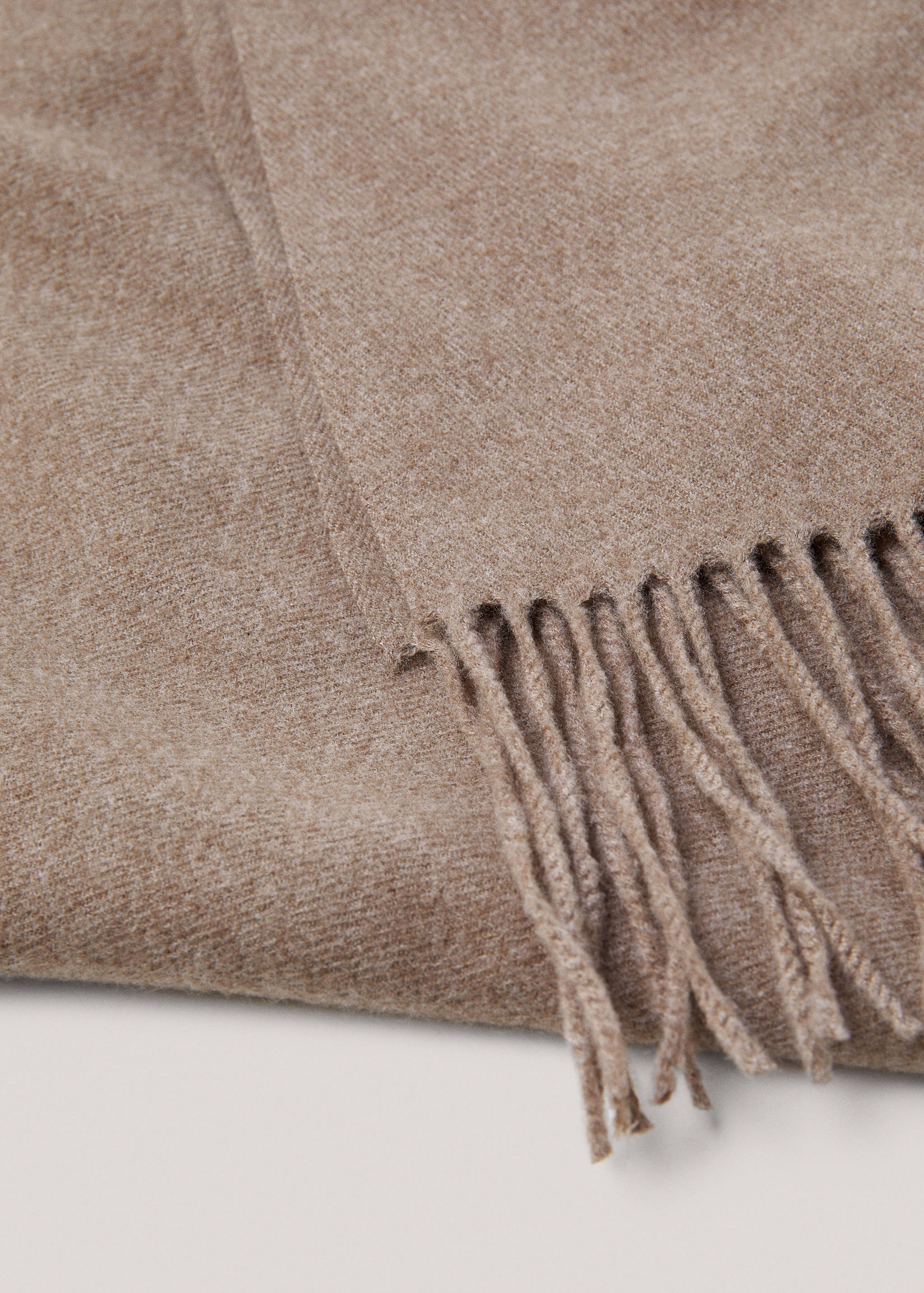 Plain fringed blanket - Details of the article 2