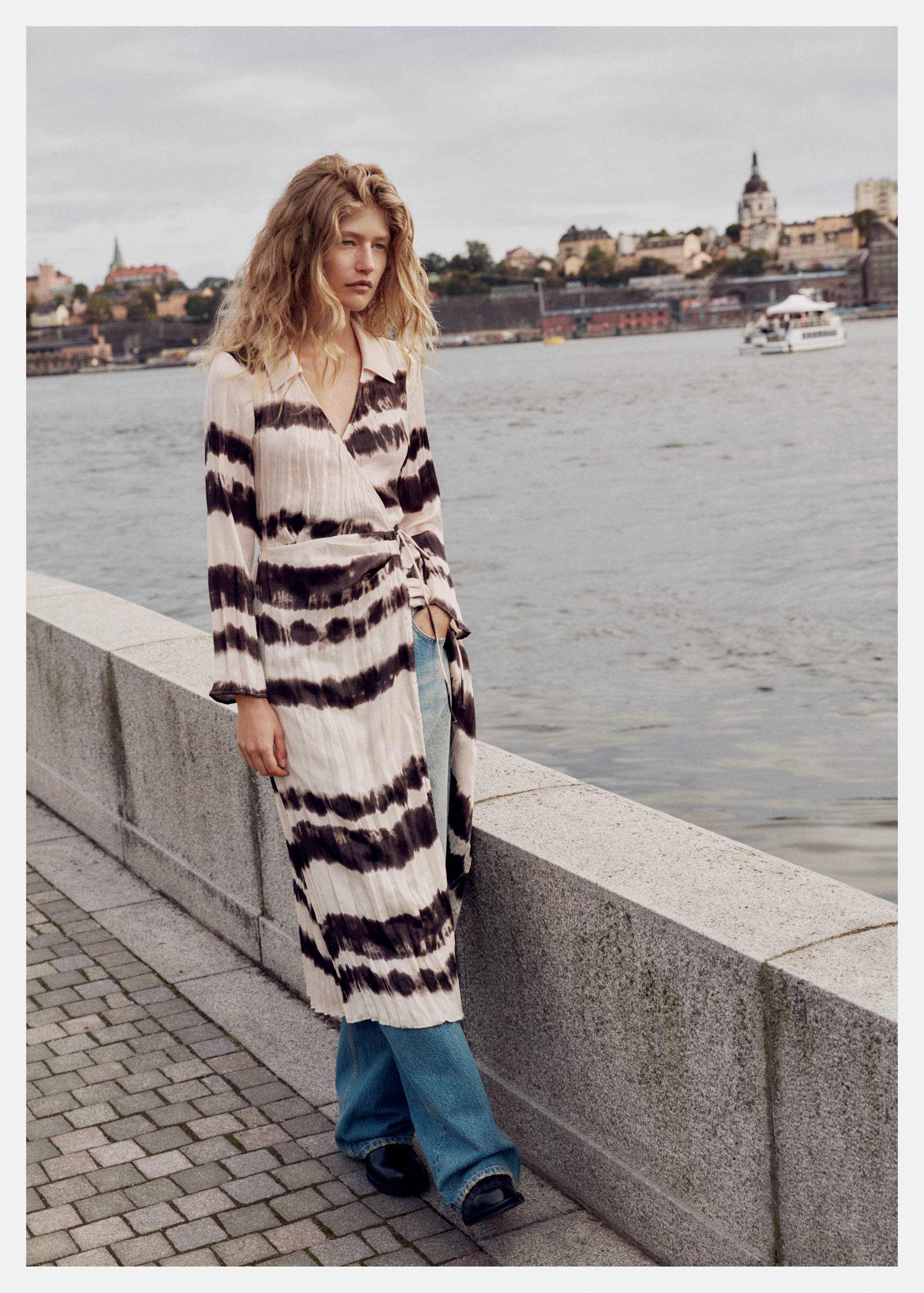 Robe chemise plissée tie and dye - Détail de l'article 6