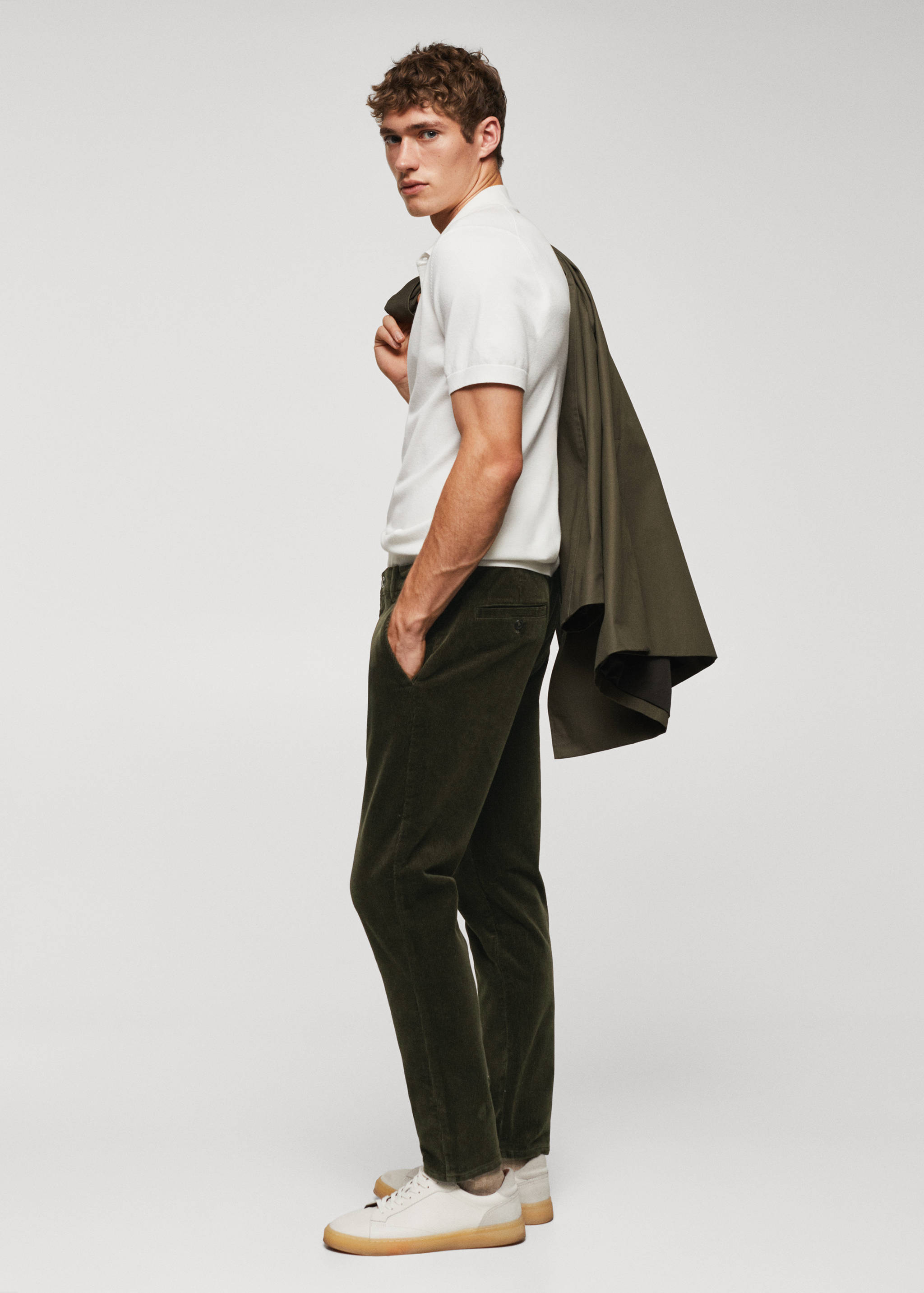 Corduroy slim-fit cropped trousers - Details of the article 2