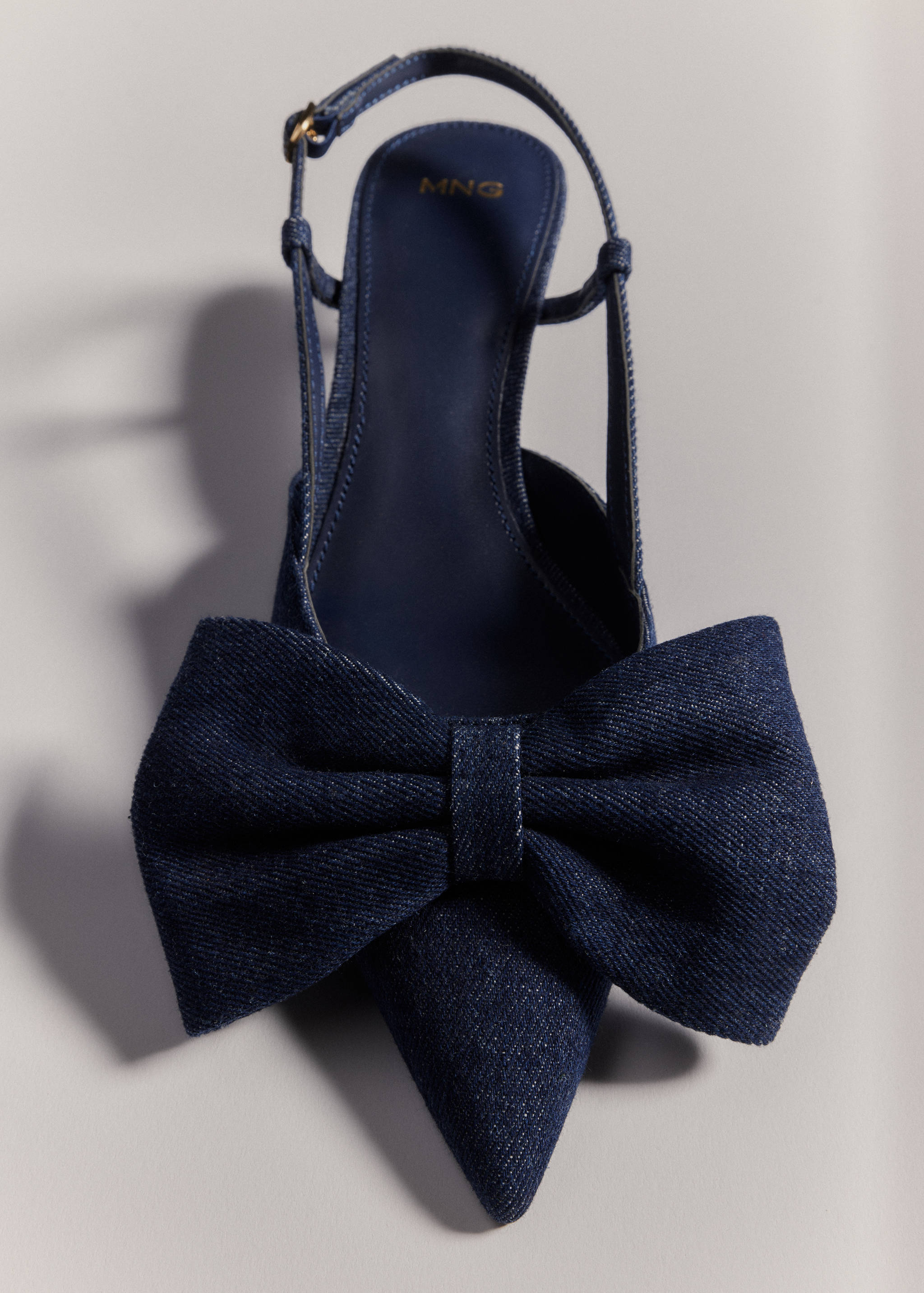 Bow-heeled denim shoes - Details of the article 7