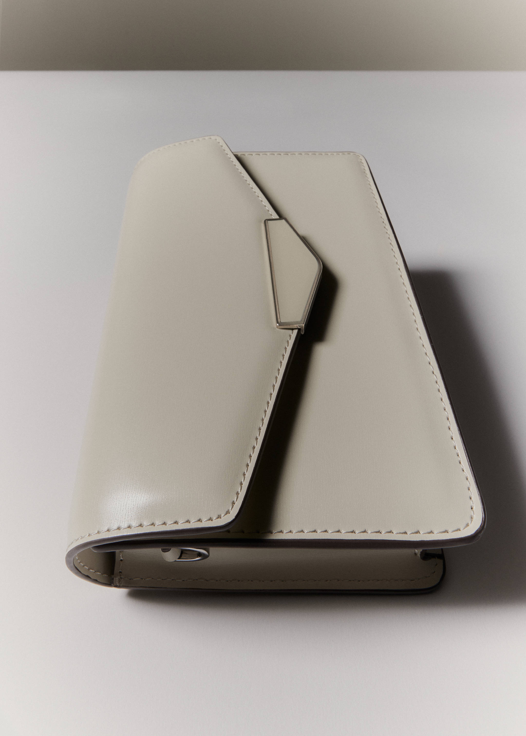 Crossbody bag with flap - Details of the article 7