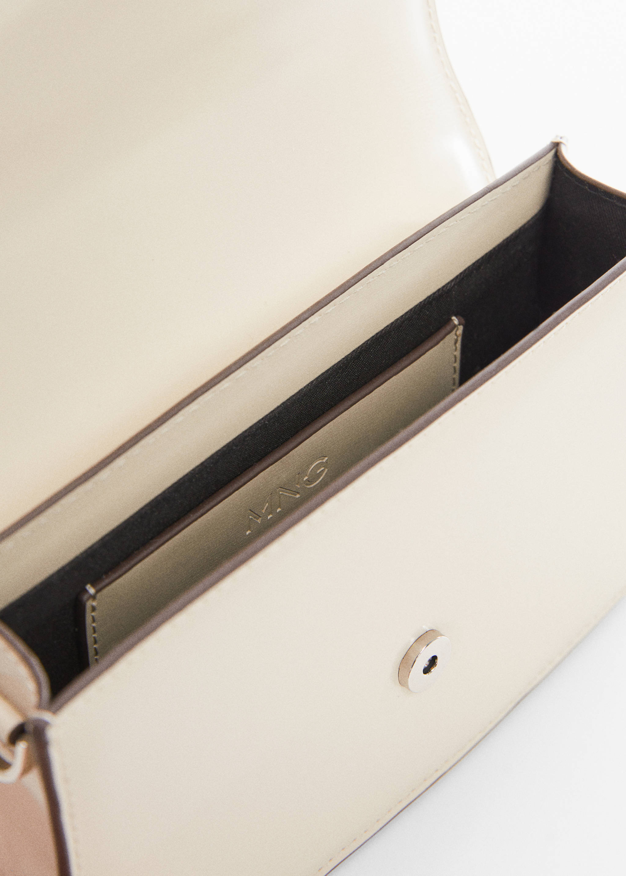 Crossbody bag with flap - Details of the article 2