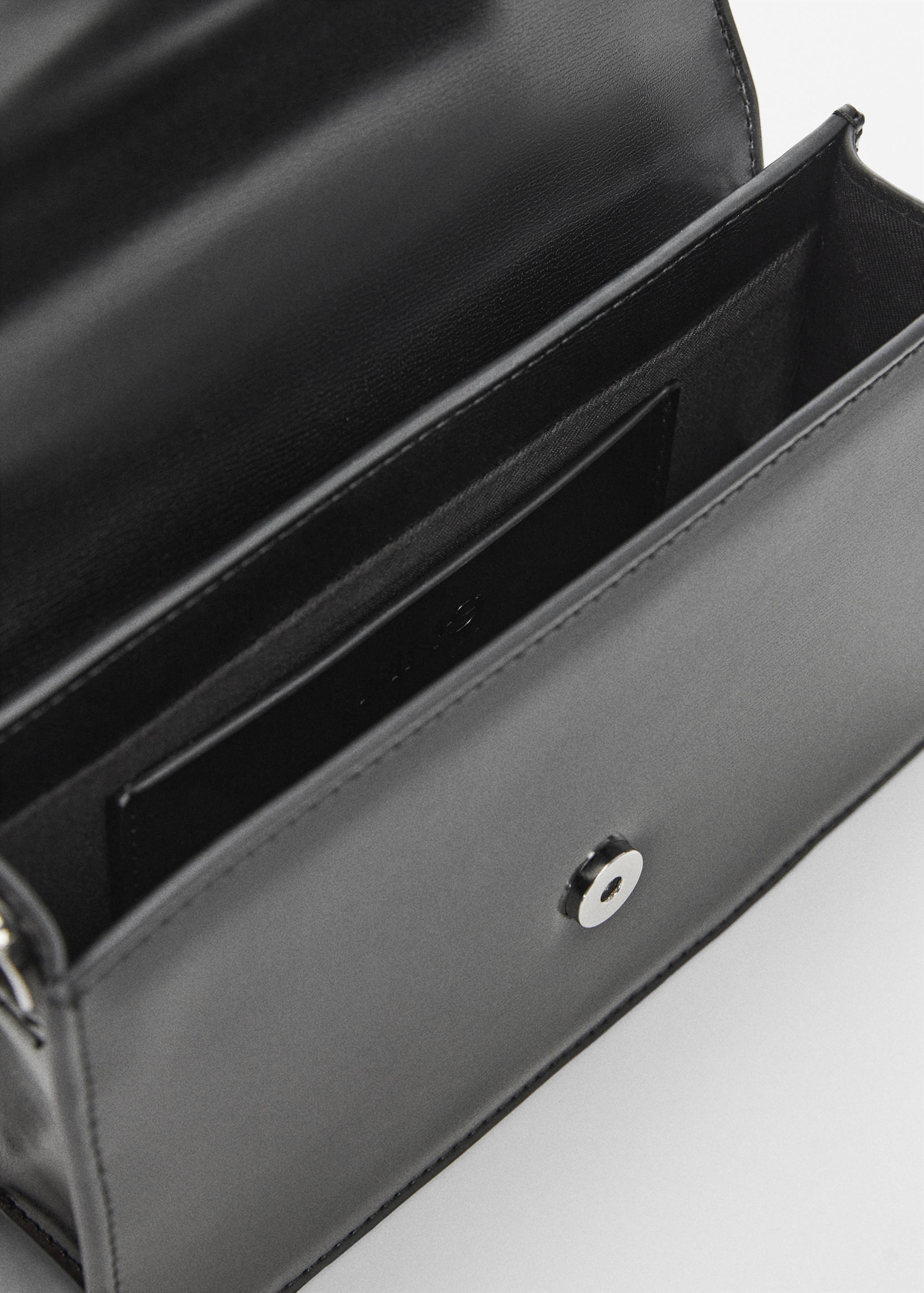 Crossbody bag with flap - Details of the article 2