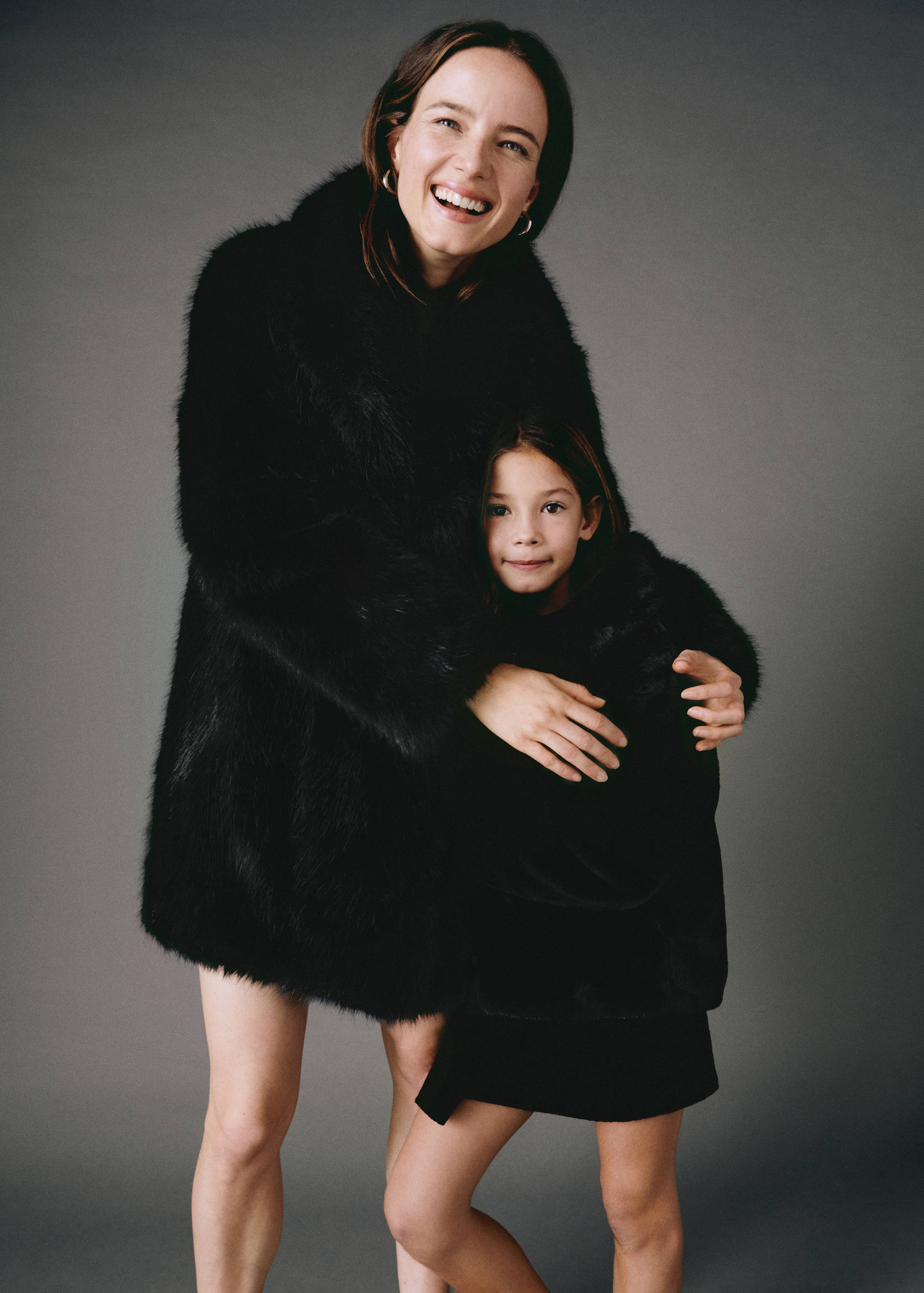 Coat with fur-effect lapels - Details of the article 7