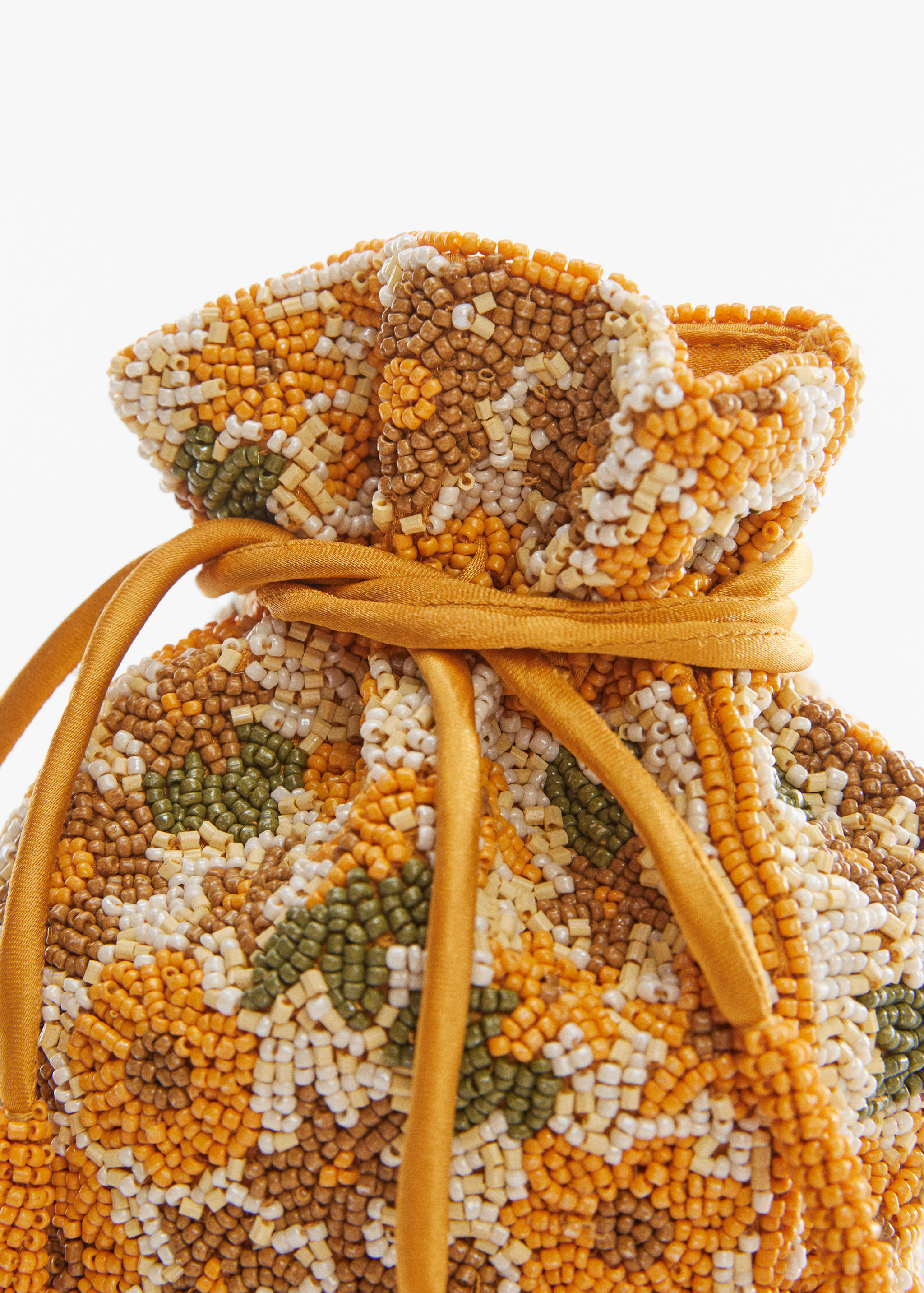 Combined beads bucket hat with pocket - Details of the article 1