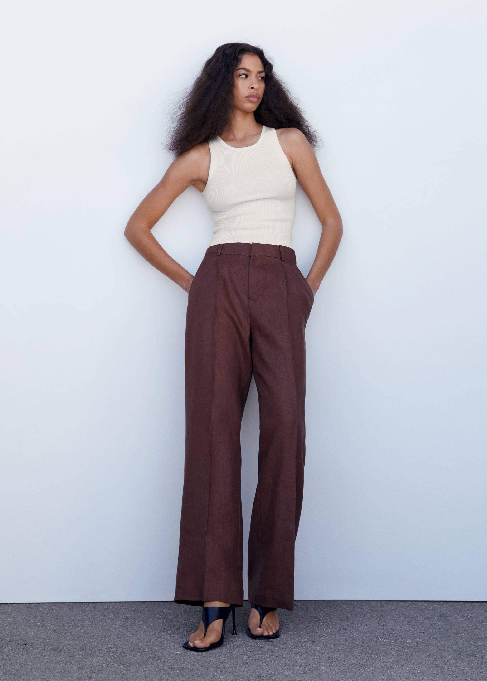 Top maille dos nu - Plan général