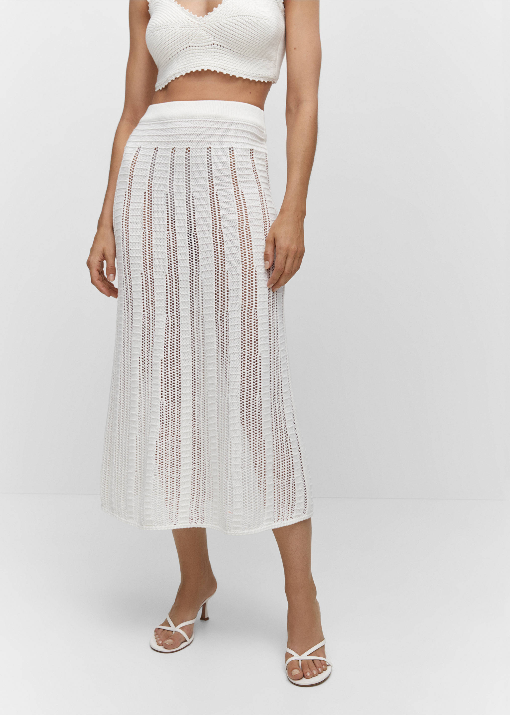 Knitted skirt with openwork details - Medium plane, White. Ref: 57040256-00.