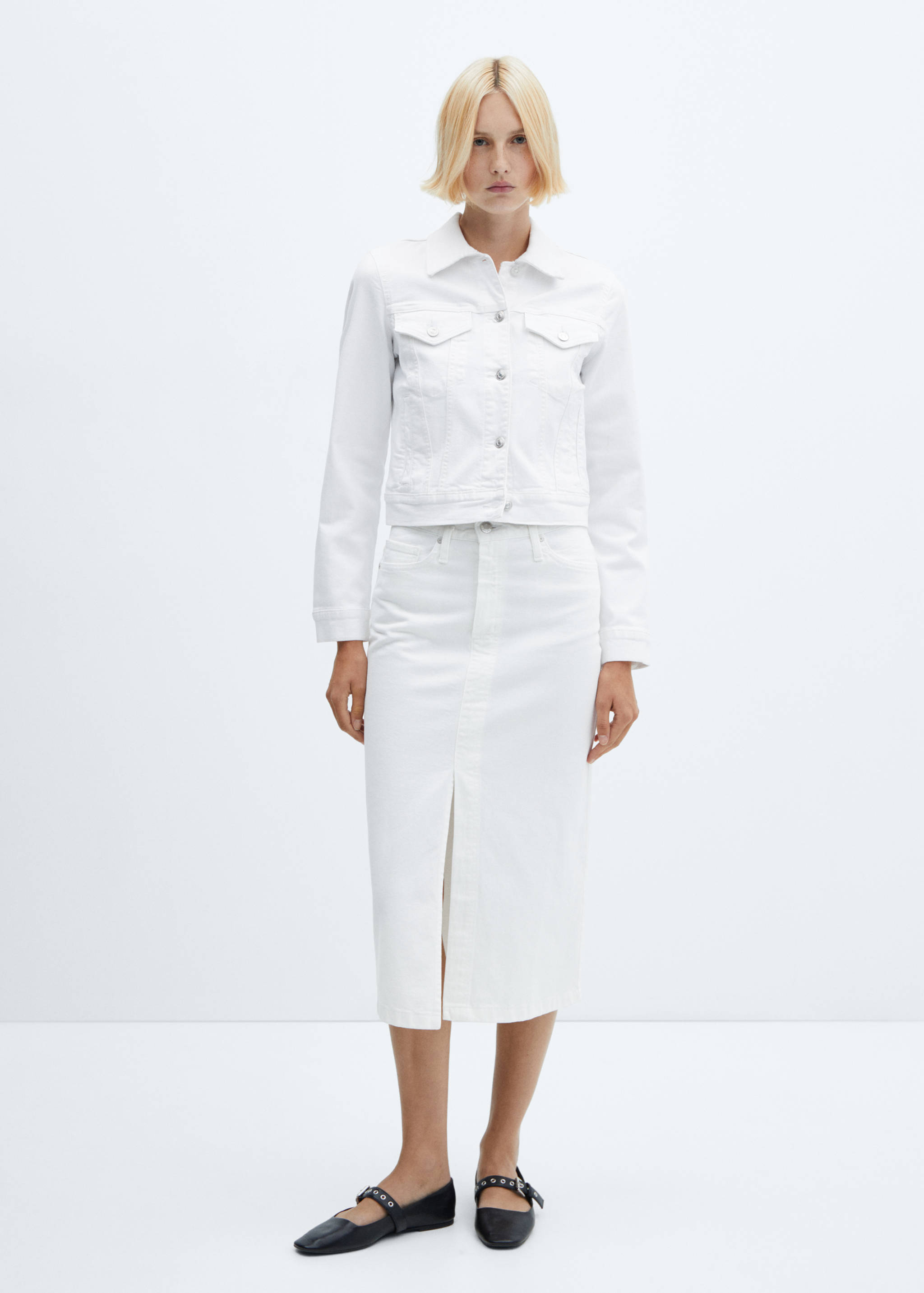 Cazadora vaquera bolsillos - Plano general