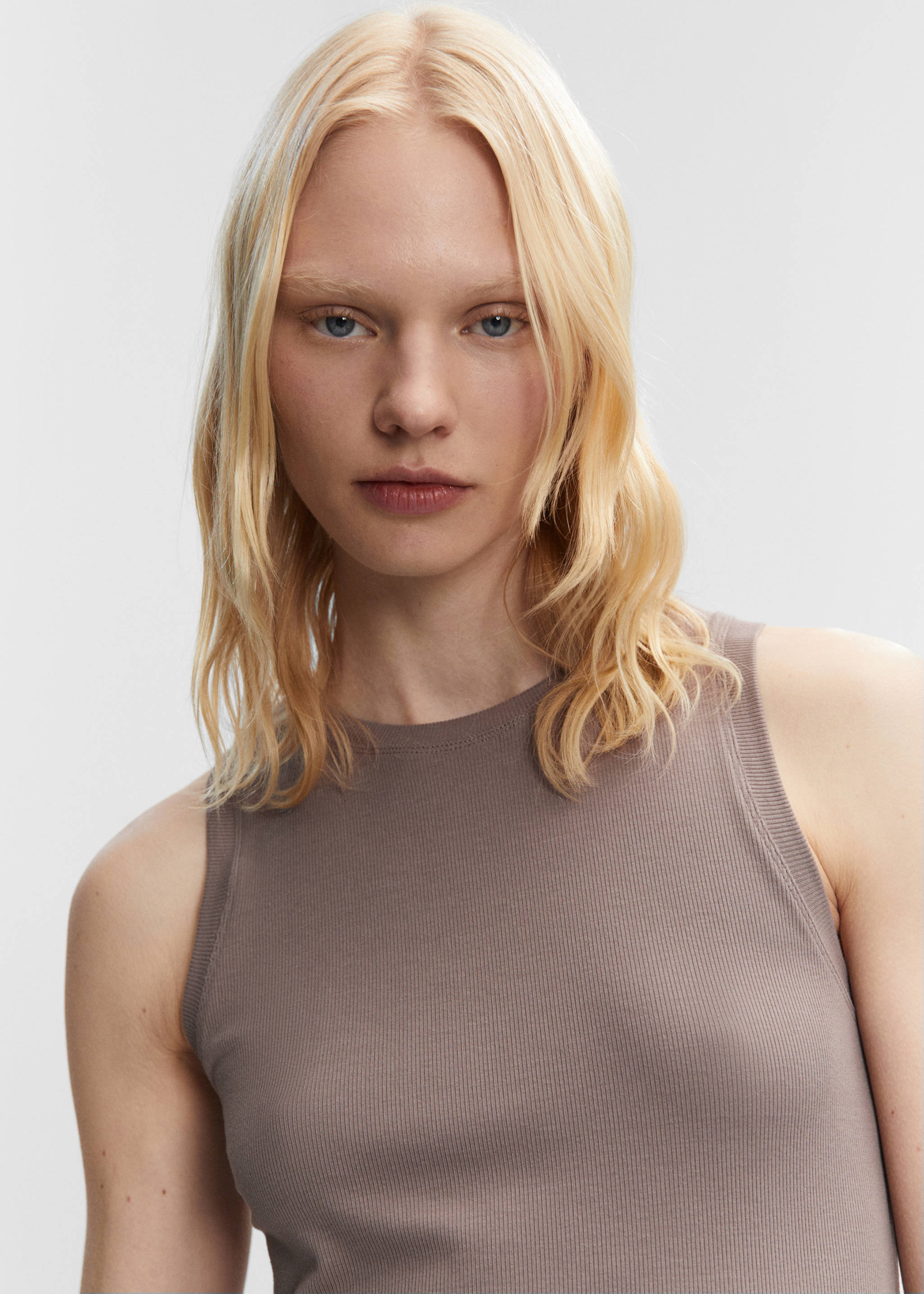 Short knitted dress - Details of the article 1