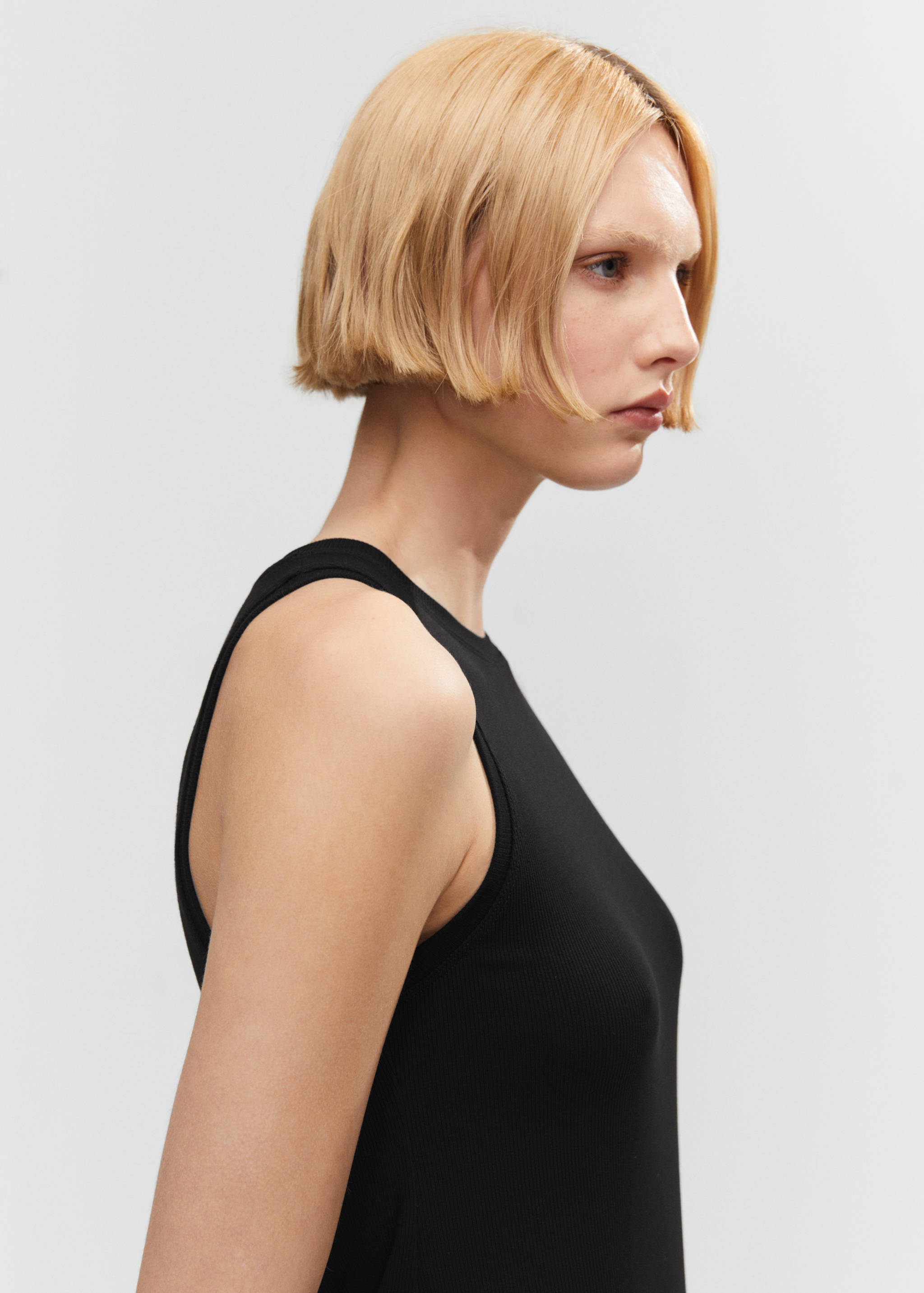 Short knitted dress - Details of the article 1