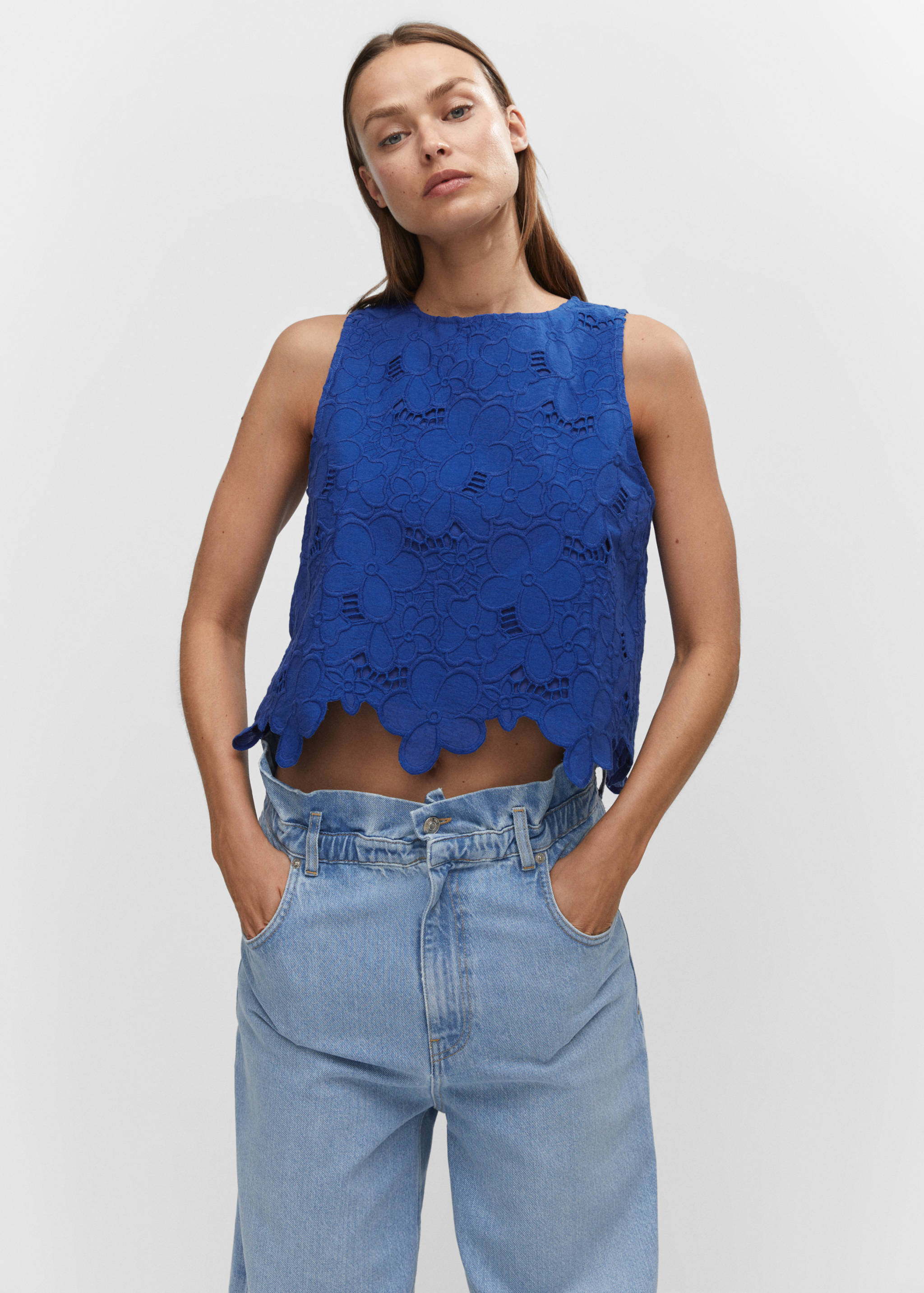 Blouse broderies ajourées - Plan moyen