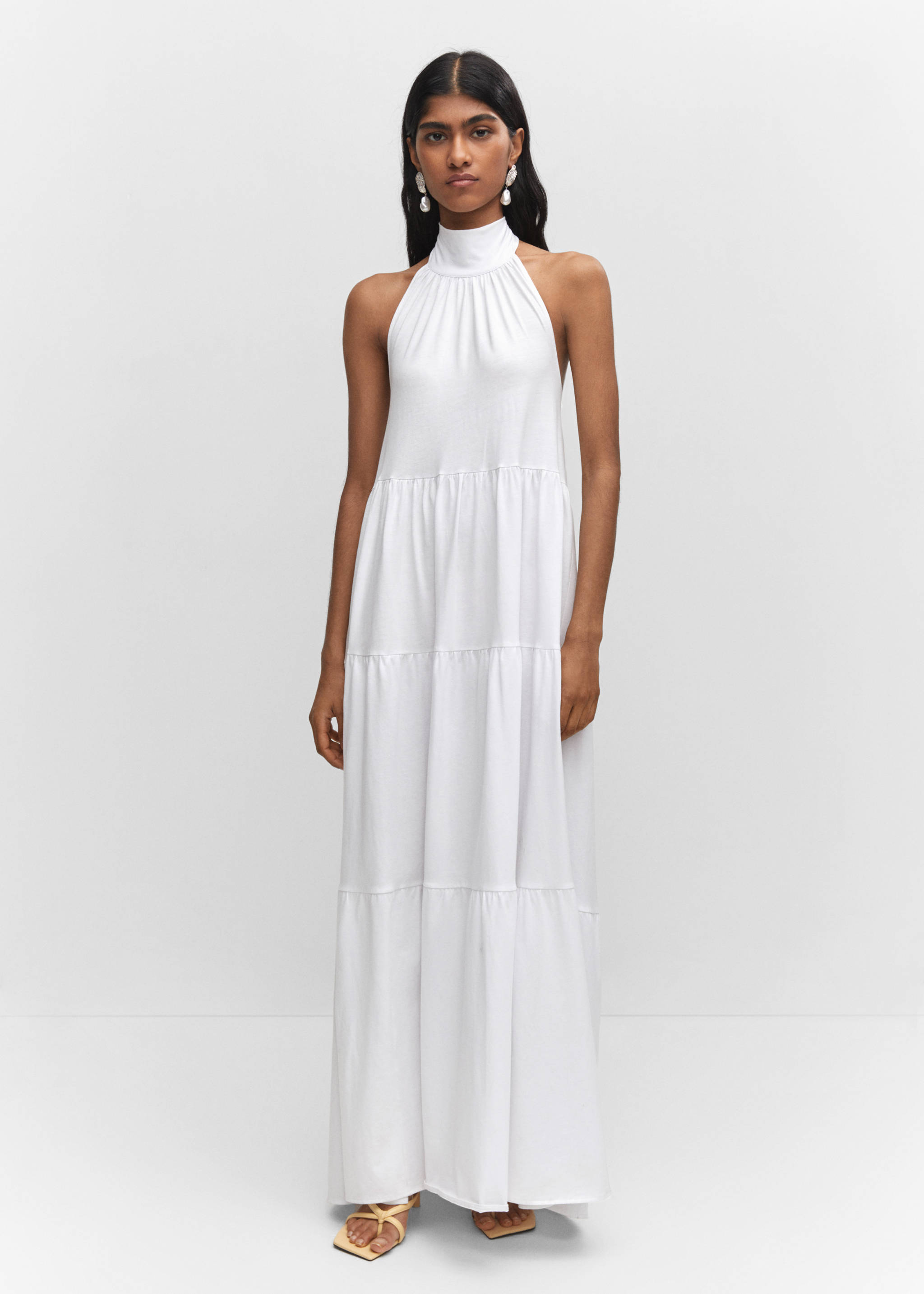 Robe emmanchures américaines dos nu - Plan général