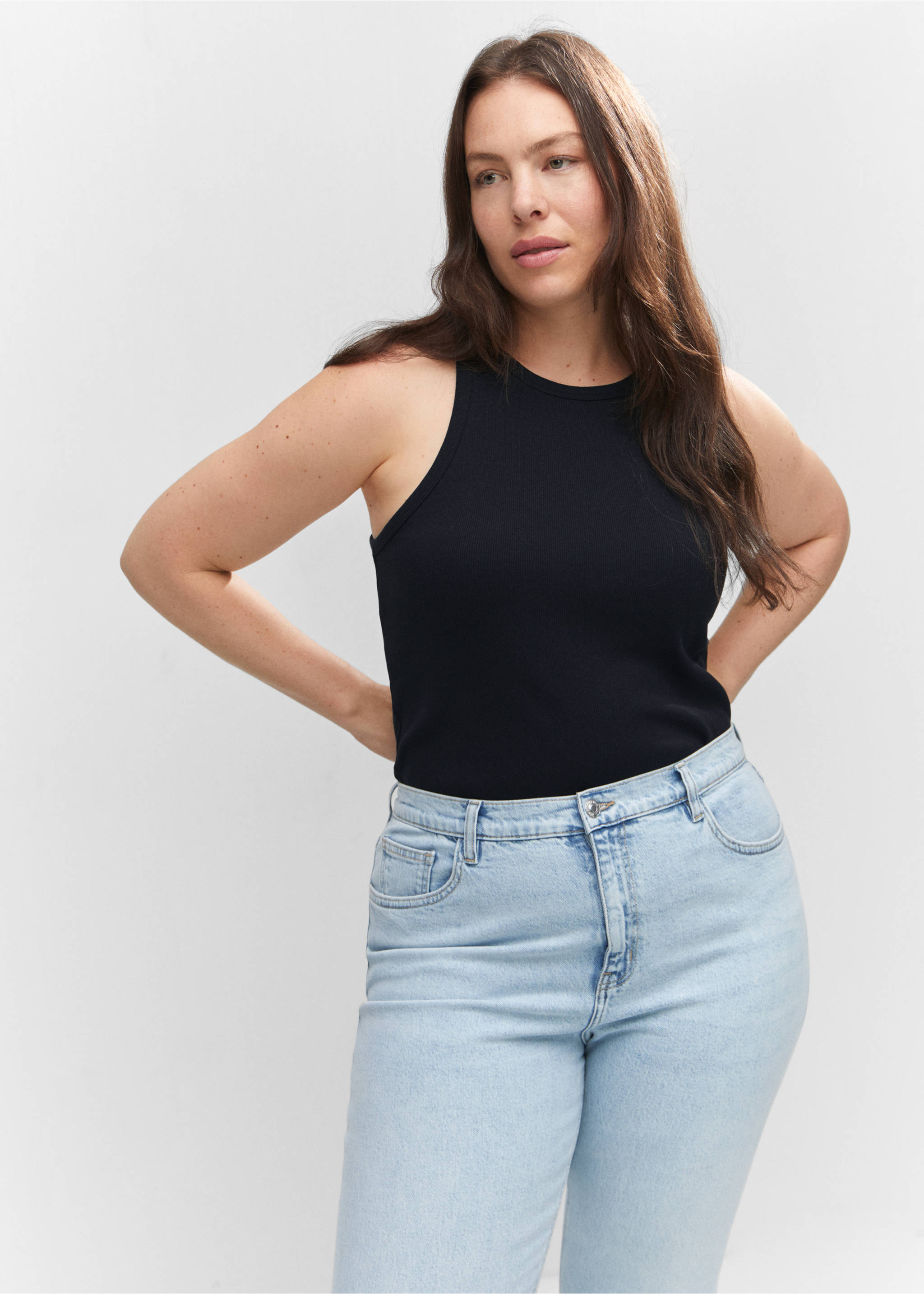 Jeans Newmom confort tiro alto - Detalle del artículo 5, Azul bleach. Ref: 57040364-00.