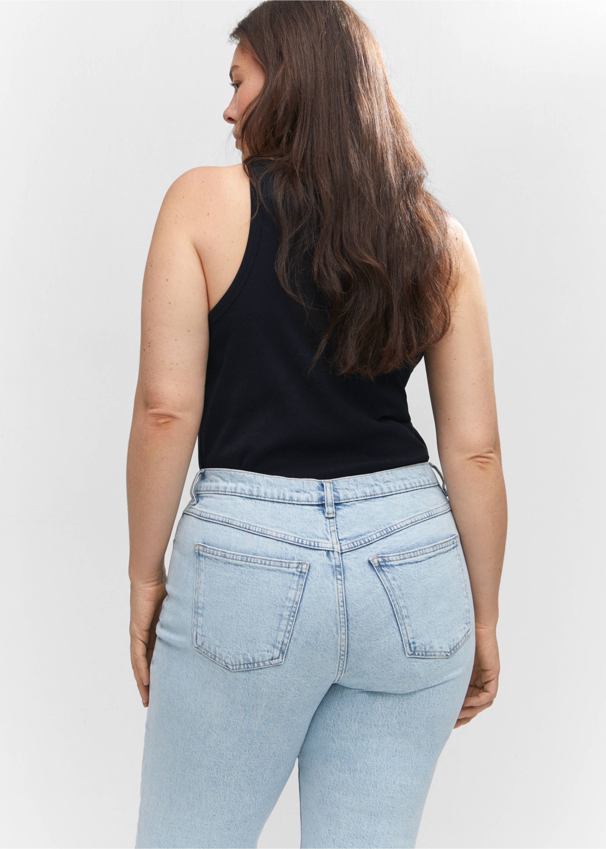 Jeans Newmom confort tiro alto - Detalle del artículo 4, Azul bleach. Ref: 57040364-00.