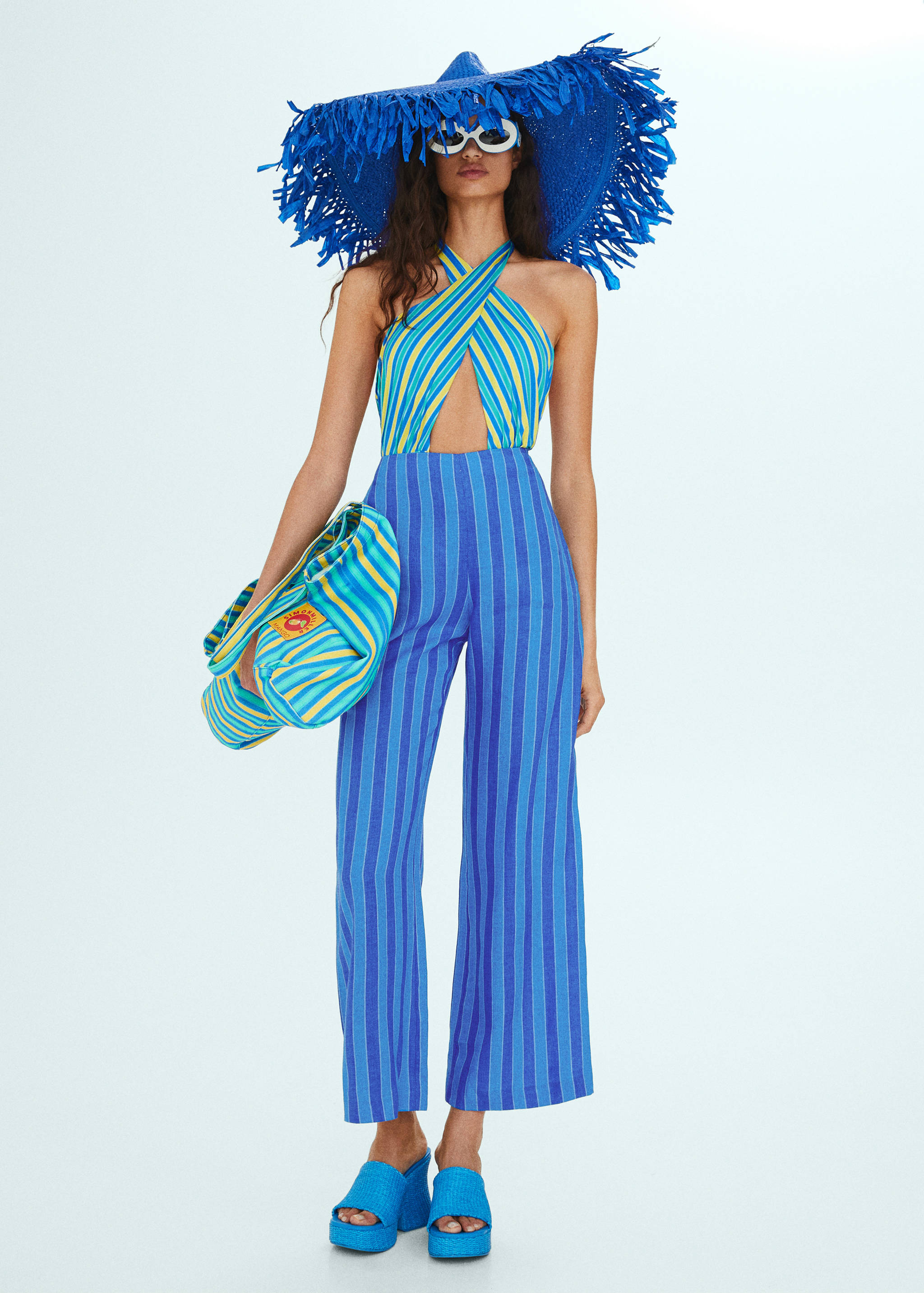 Льняные брюки в полоску - Общий план