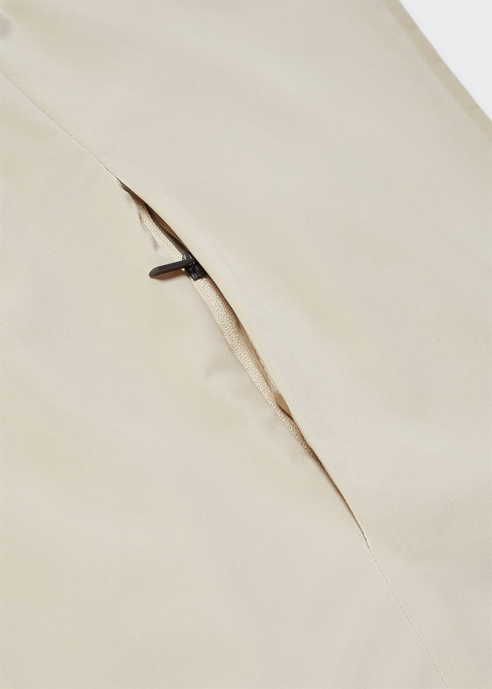 Water-repellent bomber jacket - Details of the article 0