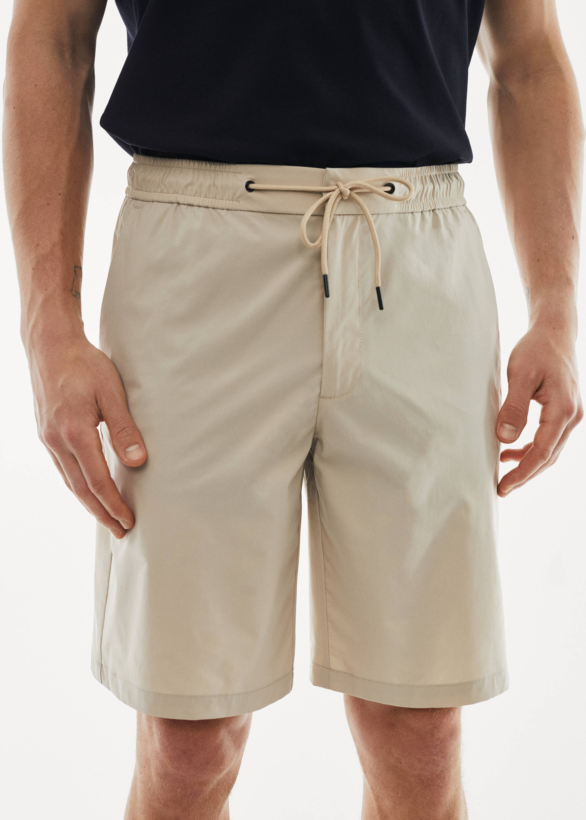 Water-repellent technical bermuda shorts - Details of the article 1