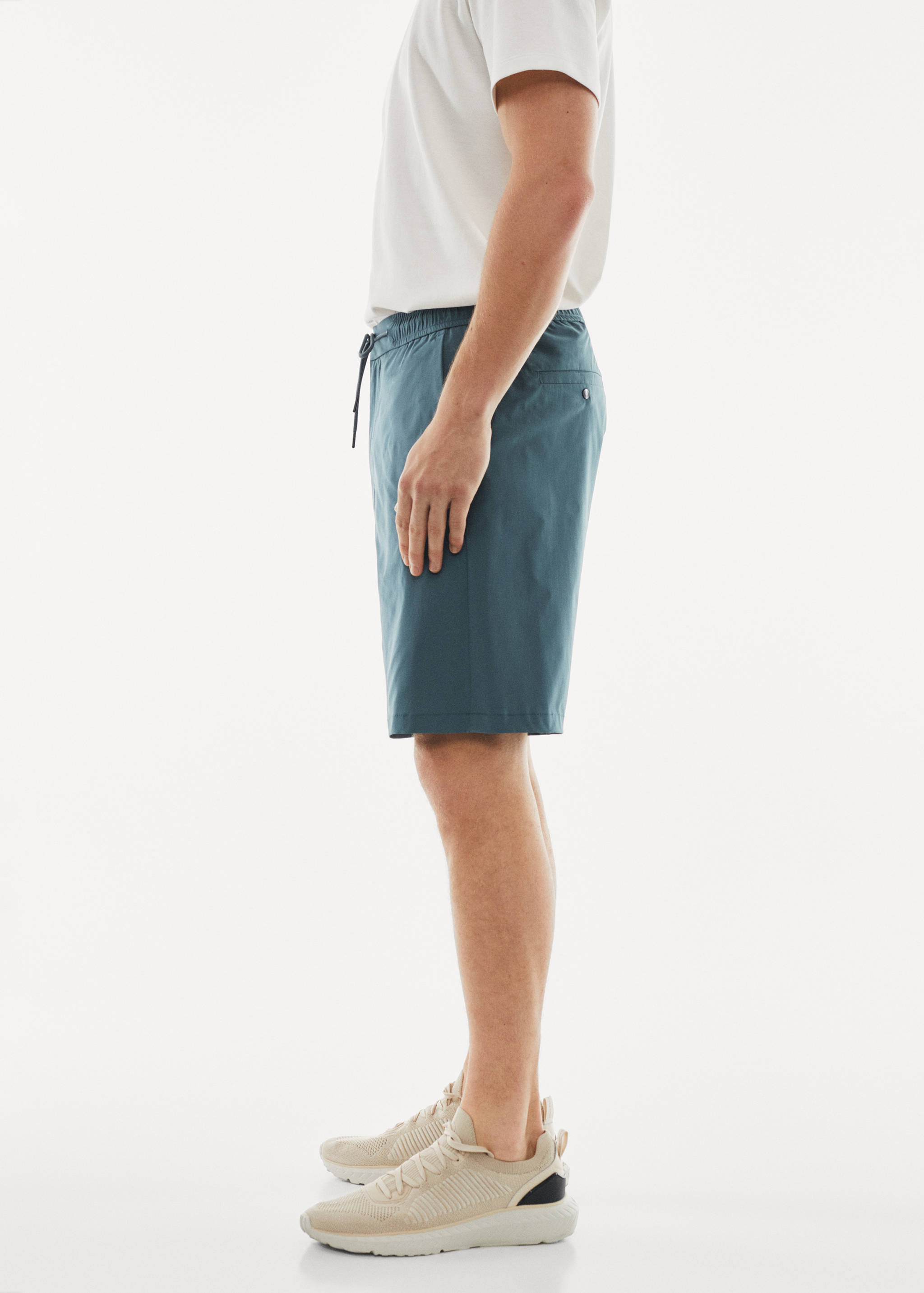 Water-repellent technical bermuda shorts - Details of the article 2