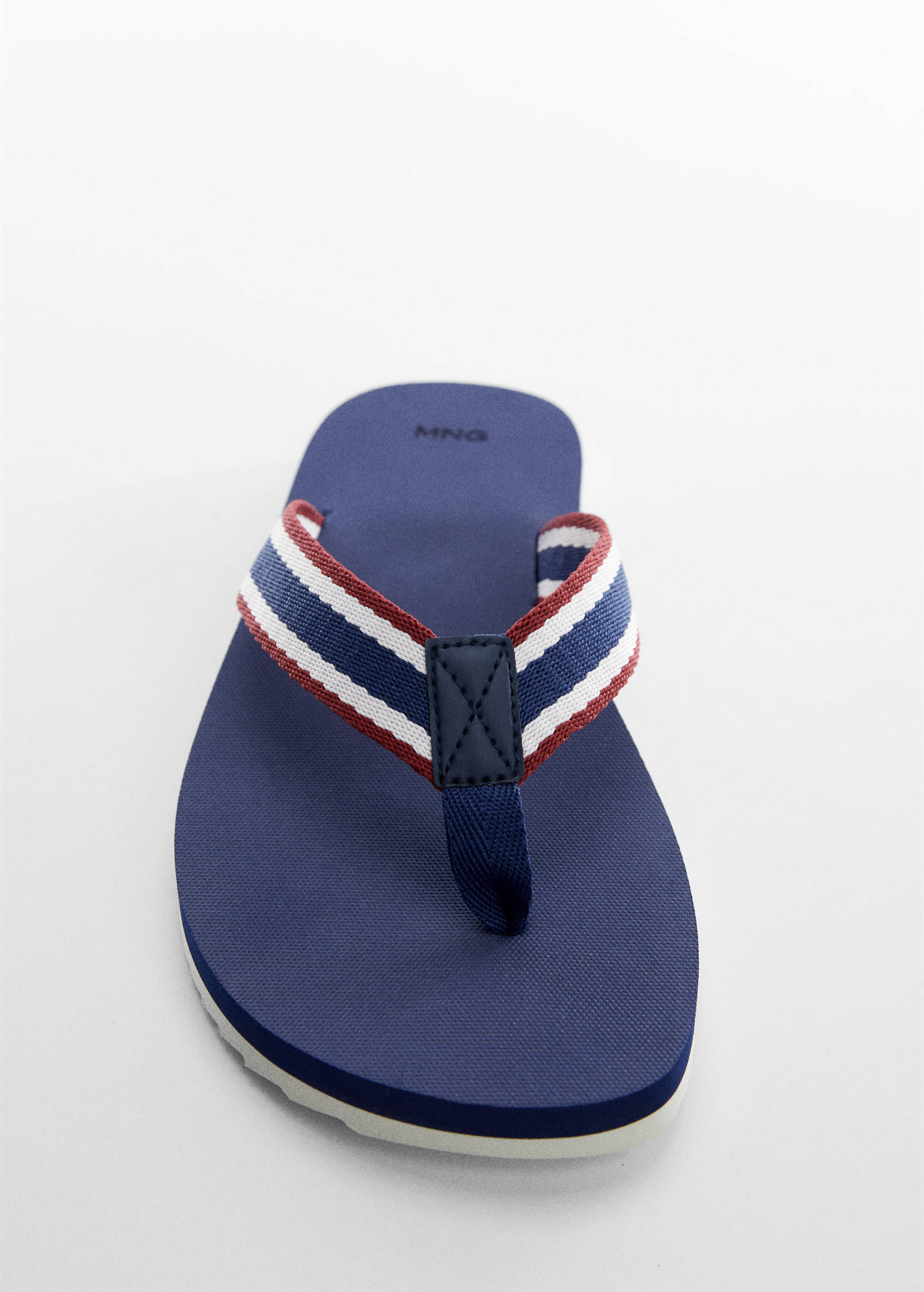 Шлепанцы с контрастными цветными ремешками - Деталь изделия 2