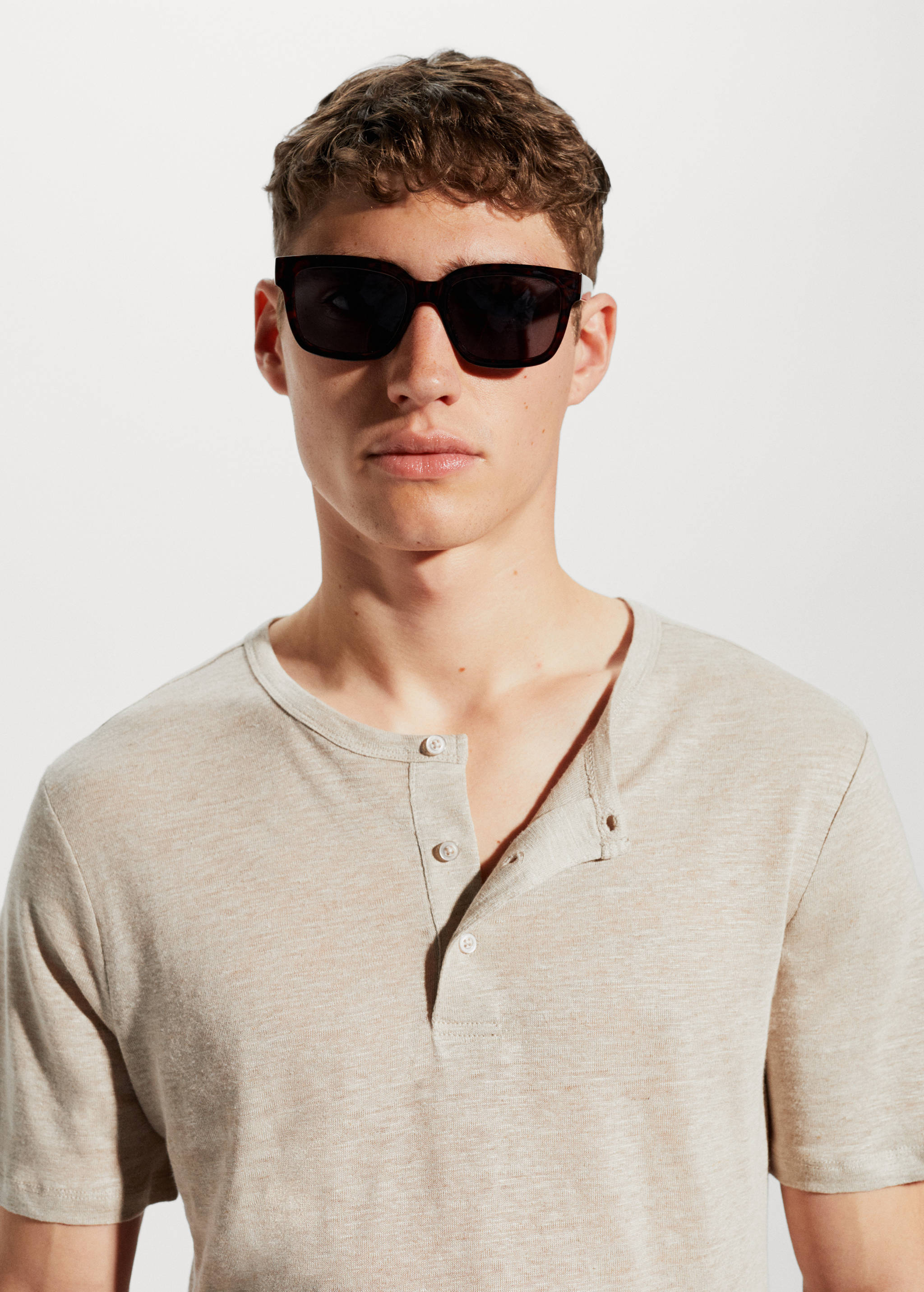 Футболка хенли 100% лен - Деталь изделия 1