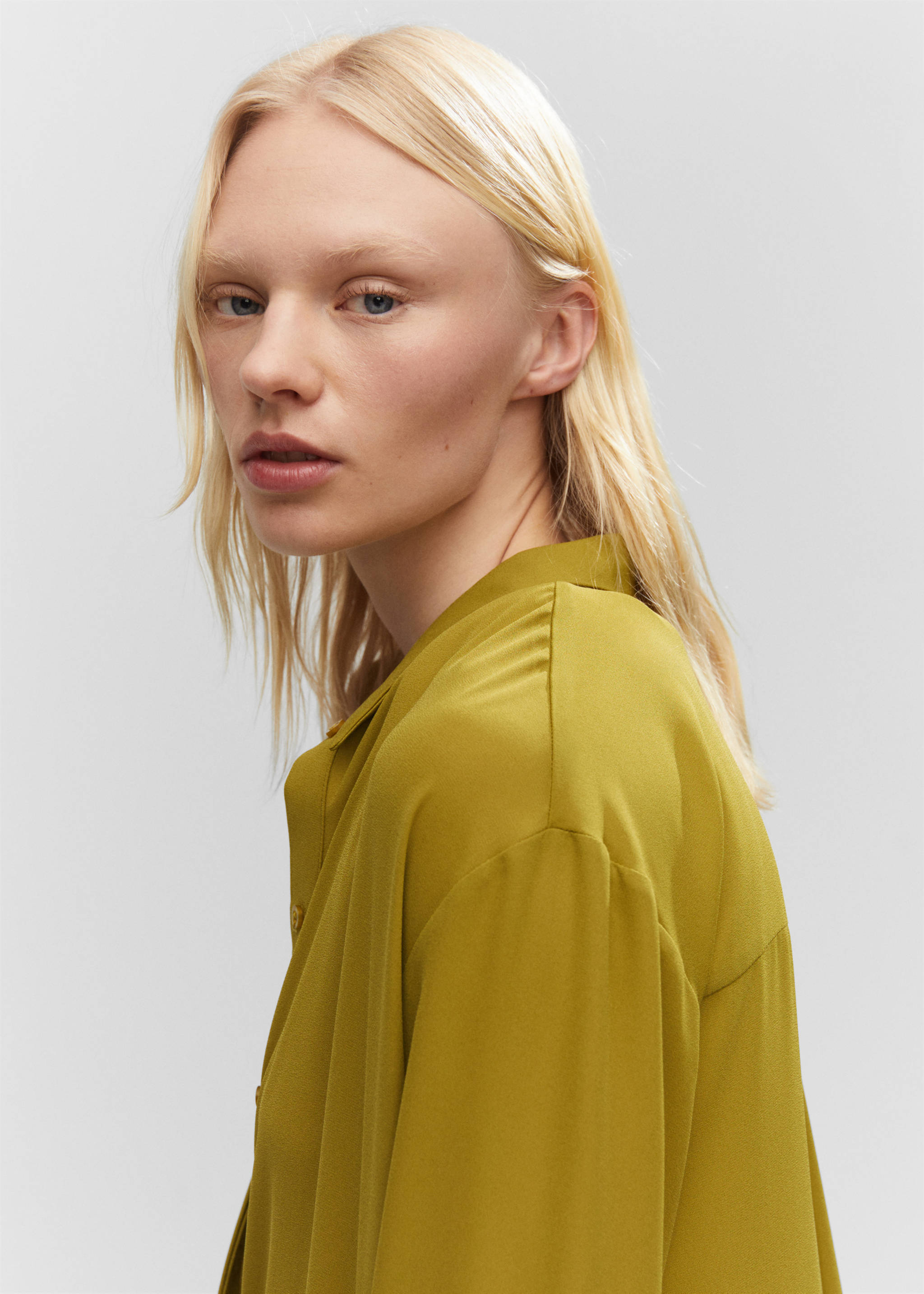 Hemdblusenkleid mit Schlitzen - Detail des Artikels 1