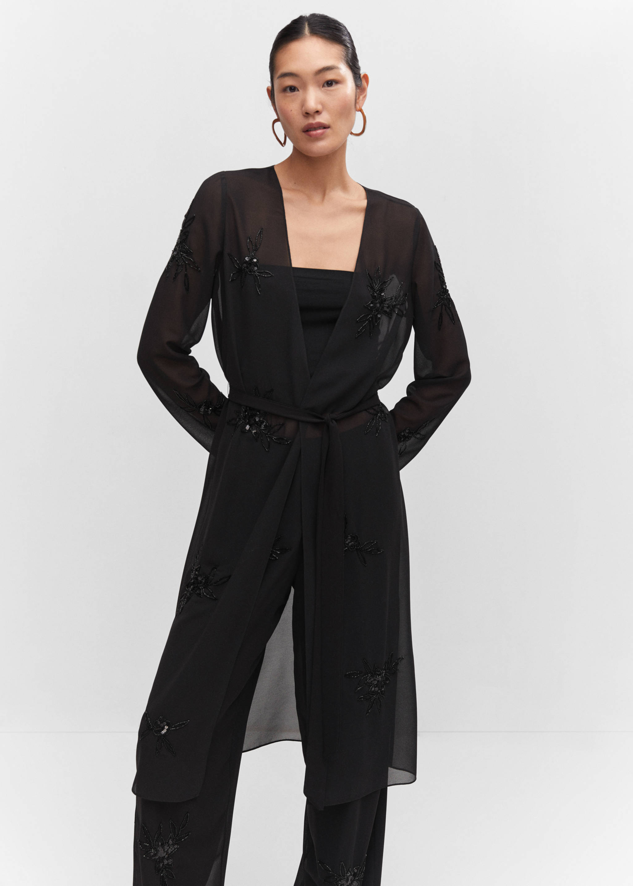 Caftán detalle abalorios - Plano medio