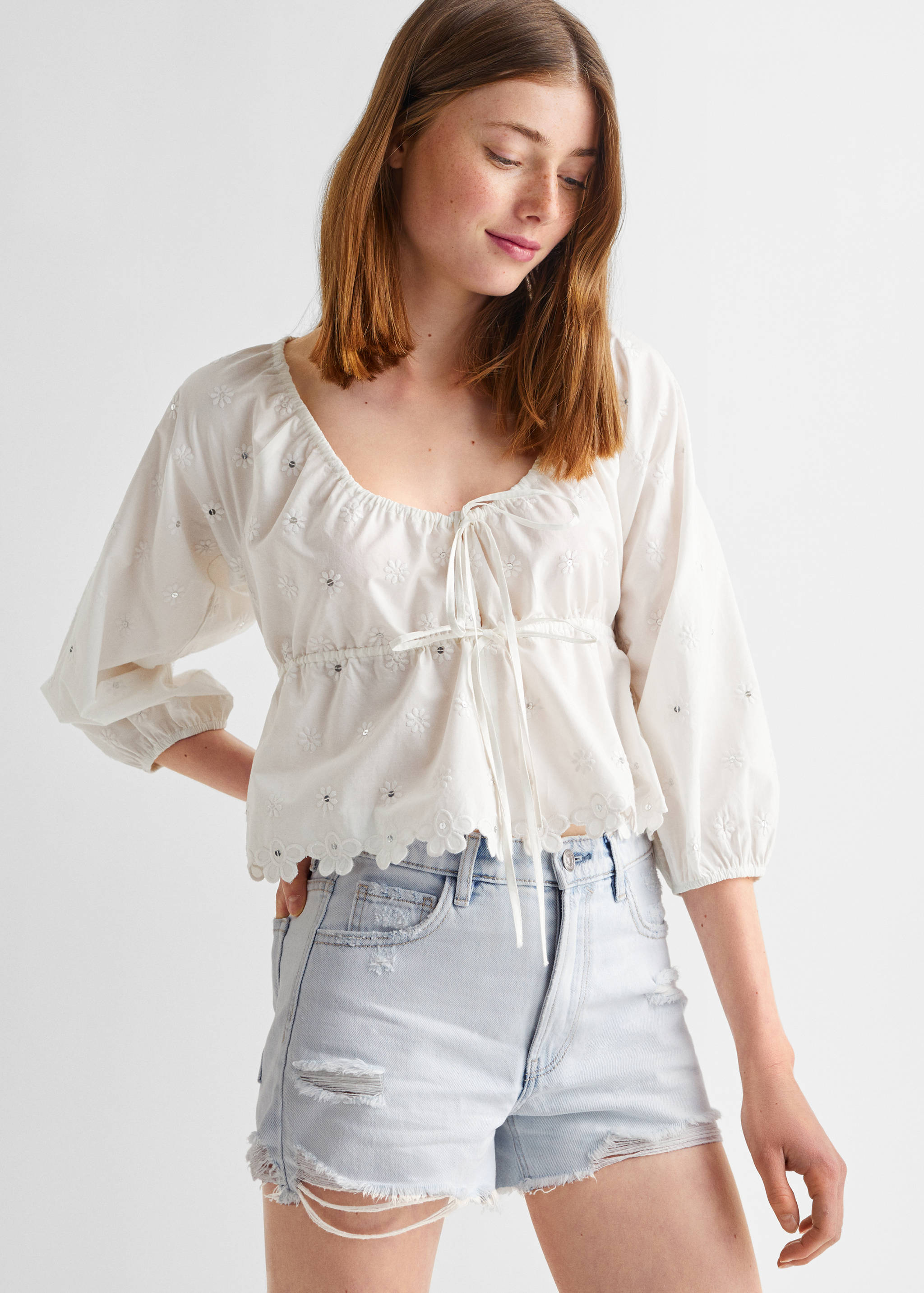 شورت جينز ممزق - رؤية وسط