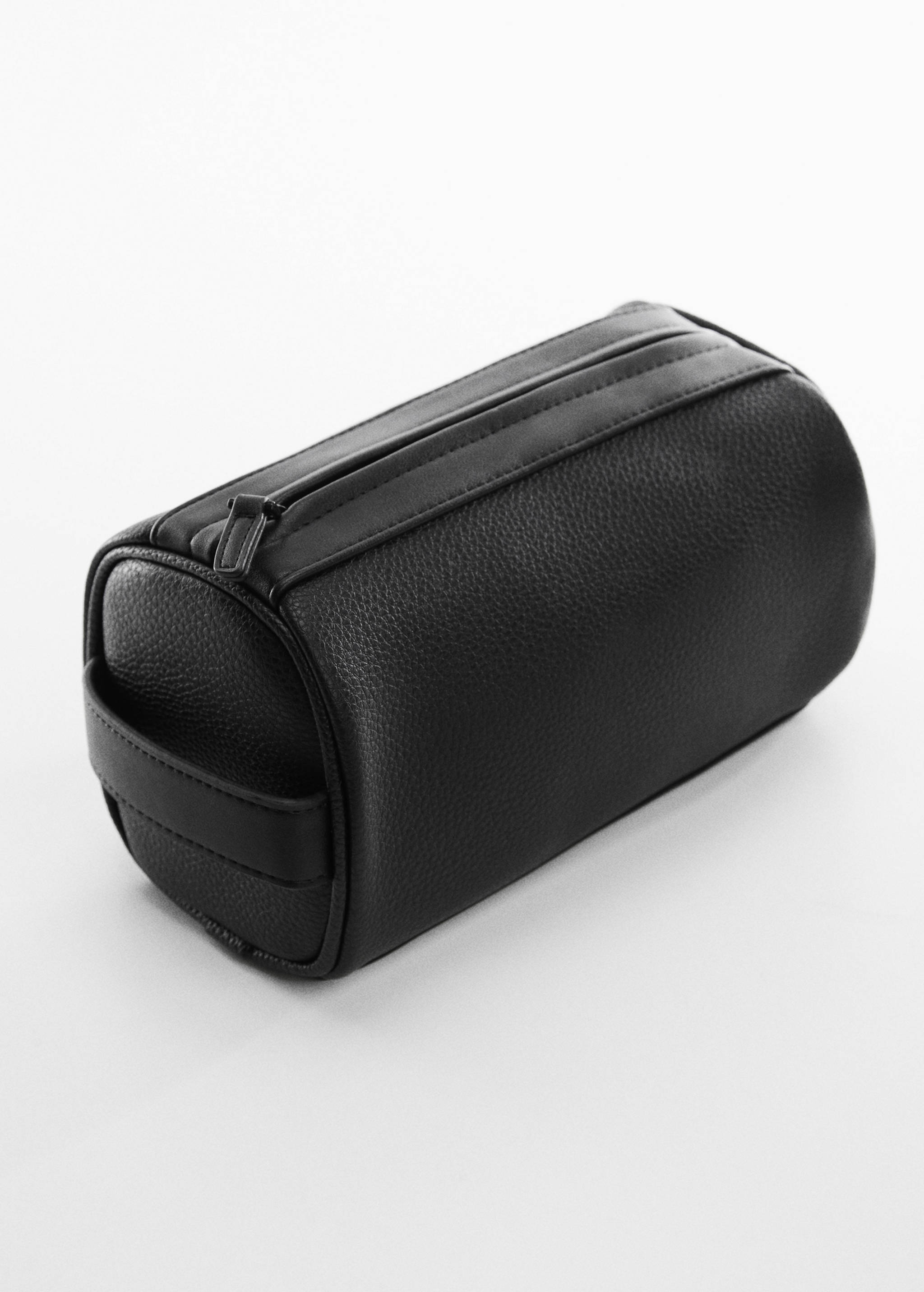 Pebbled faux-leather toiletry bag - Medium plane