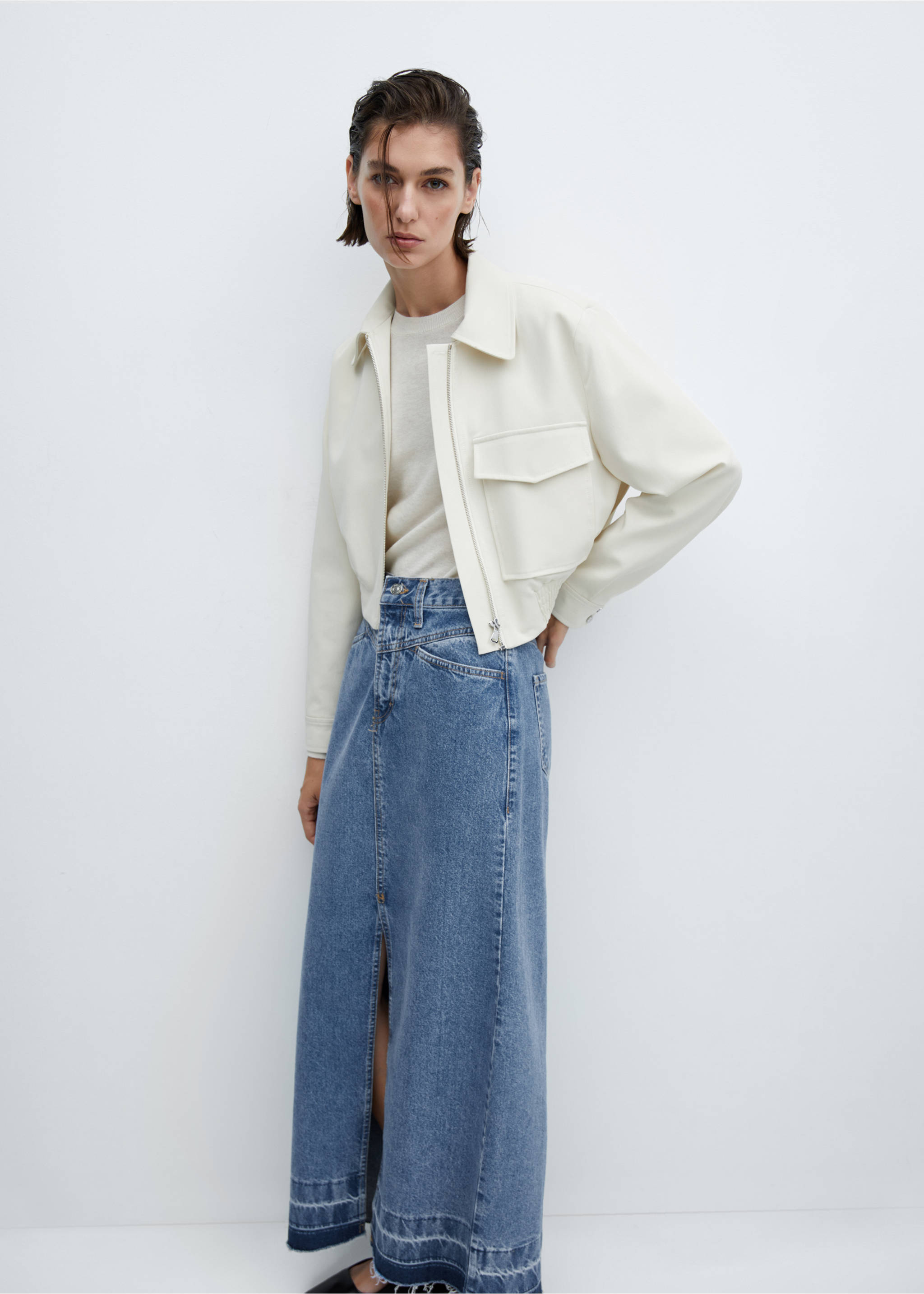 Long denim skirt - Details of the article 2, Medium Blue. Ref: 57041177-00.