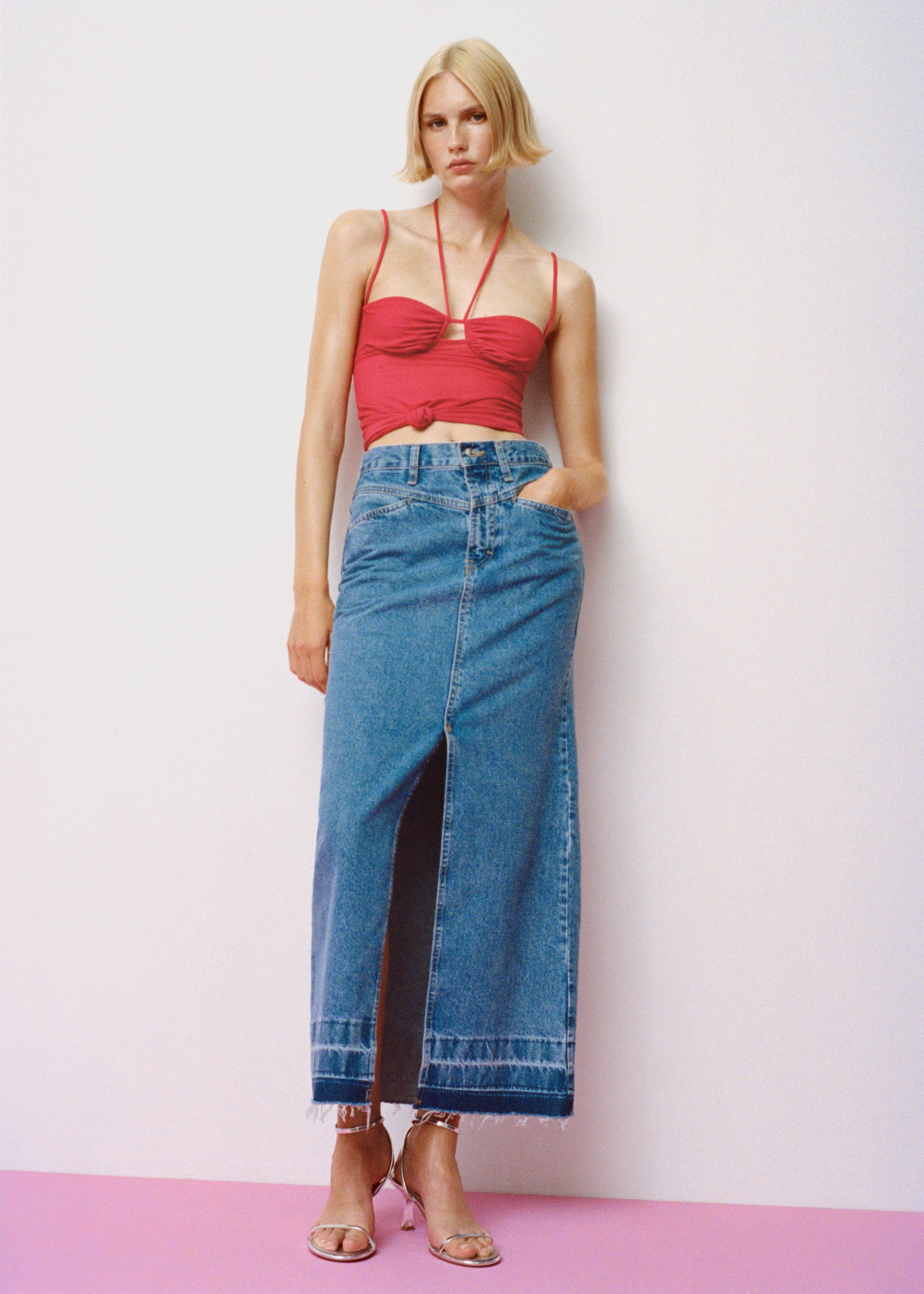Long denim skirt - Details of the article 7, Medium Blue. Ref: 57041177-00.
