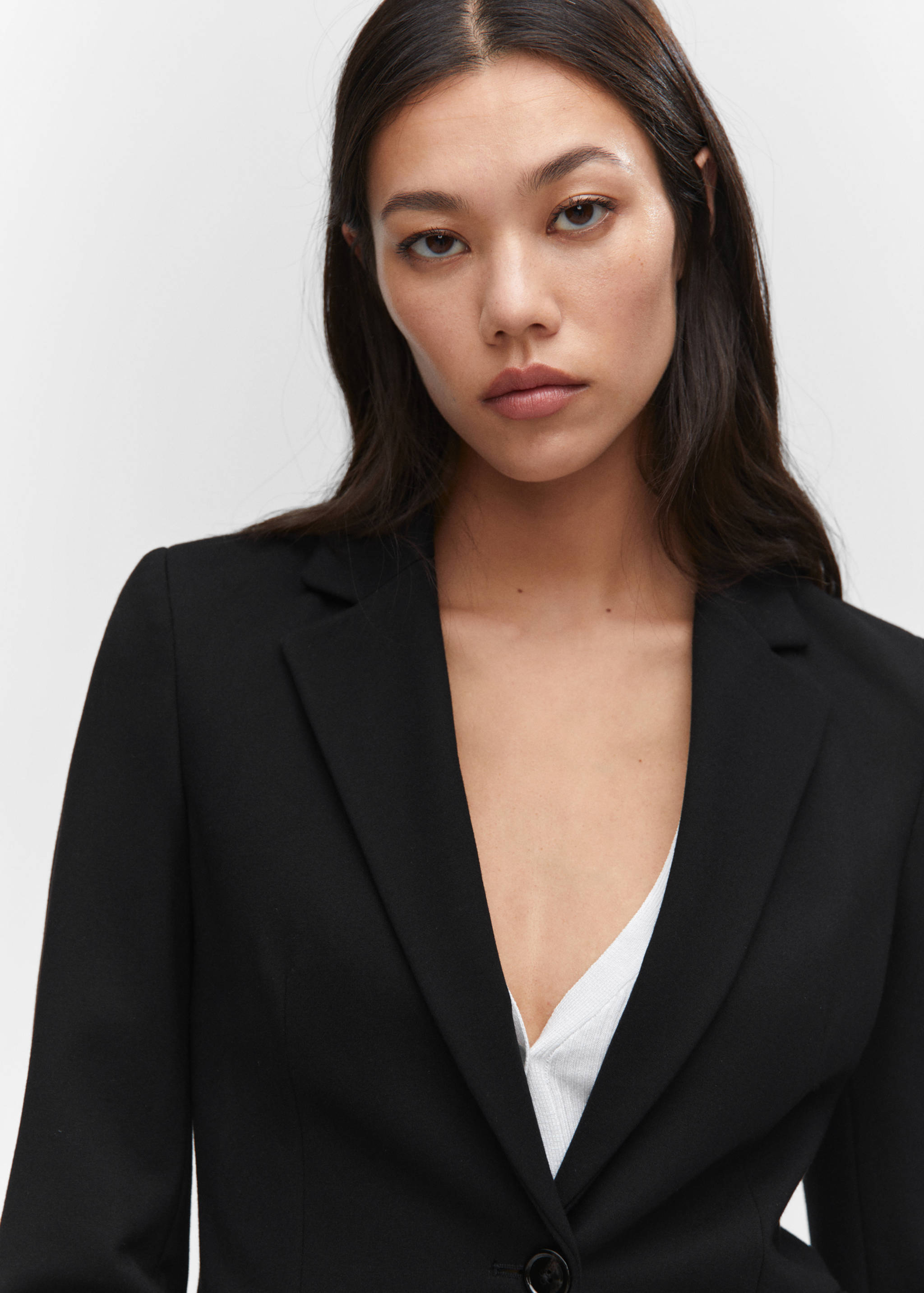 Fitted jacket with blunt stitching - Details of the article 1