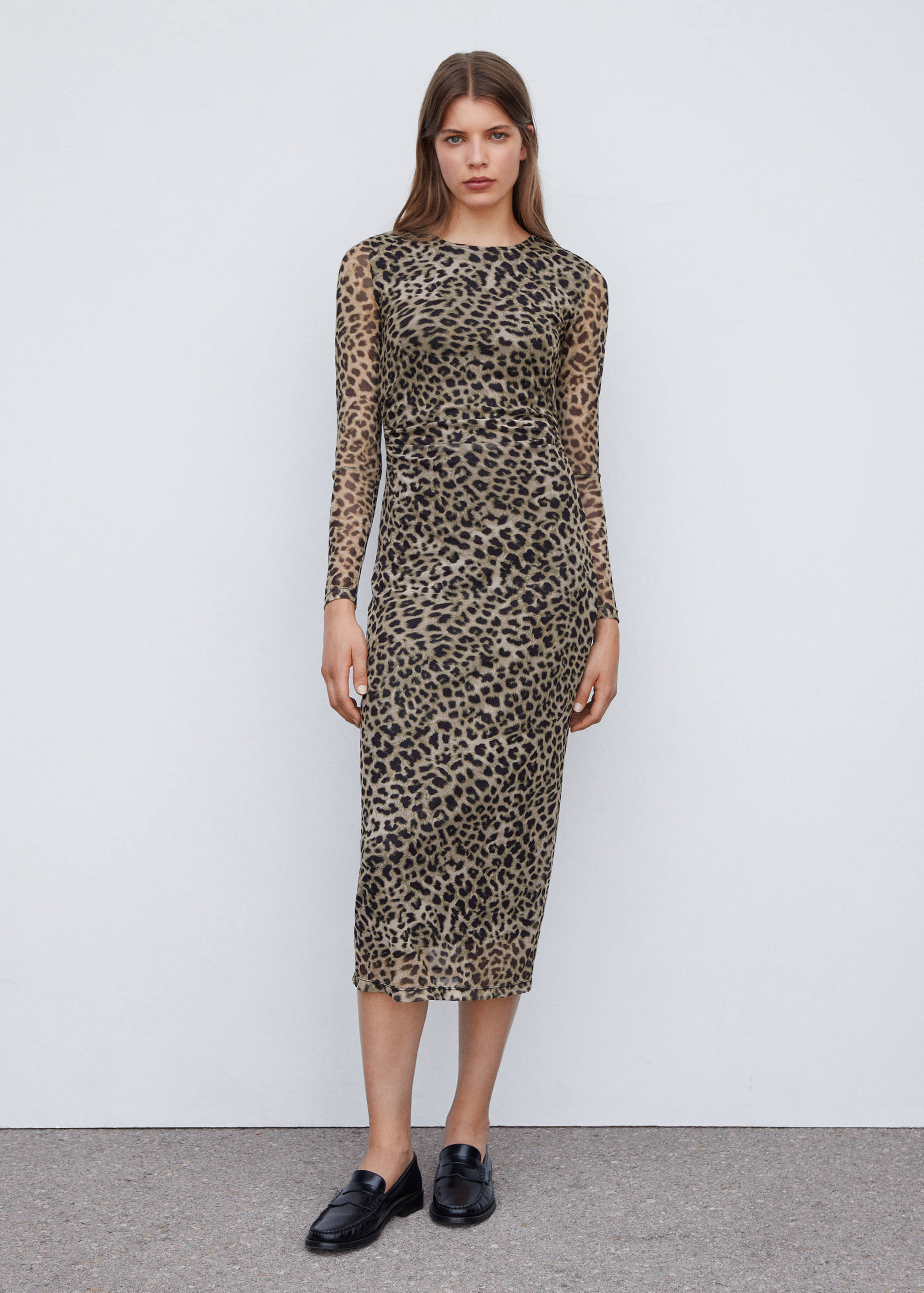 Vestido midi animal print - Plano general