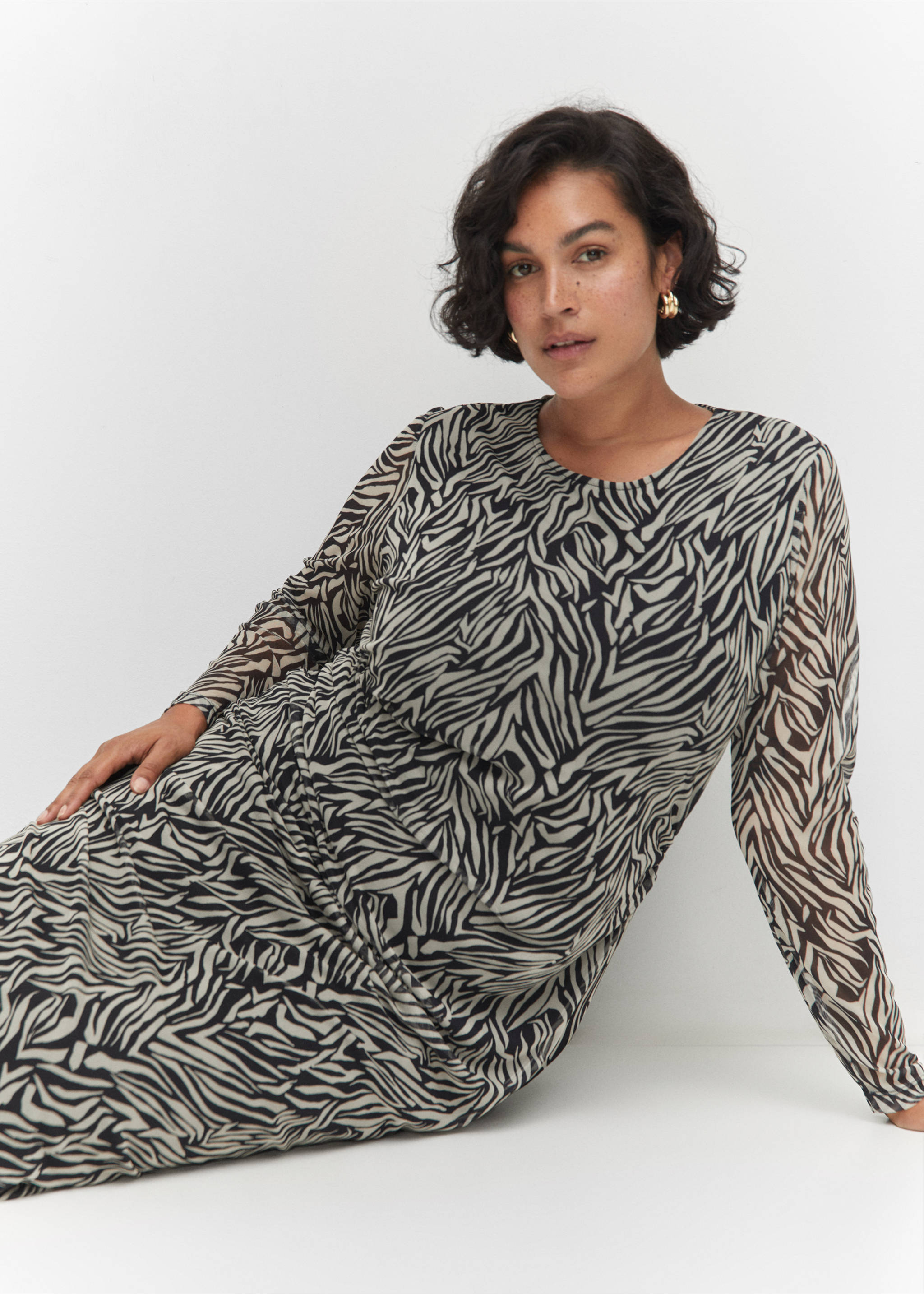 Animal-print midi-dress - Details of the article 4, Black. Ref: 57043804-00.
