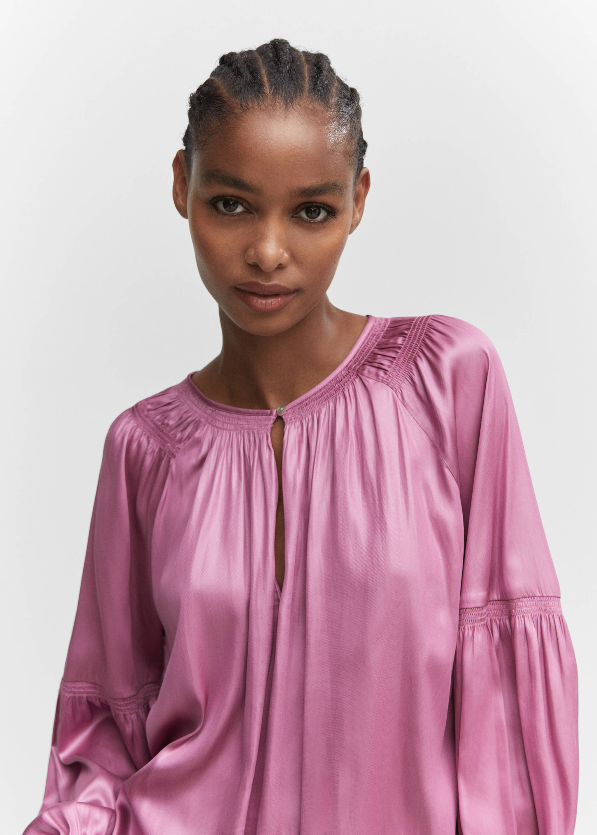 Pleated blouse with button - Details of the article 1