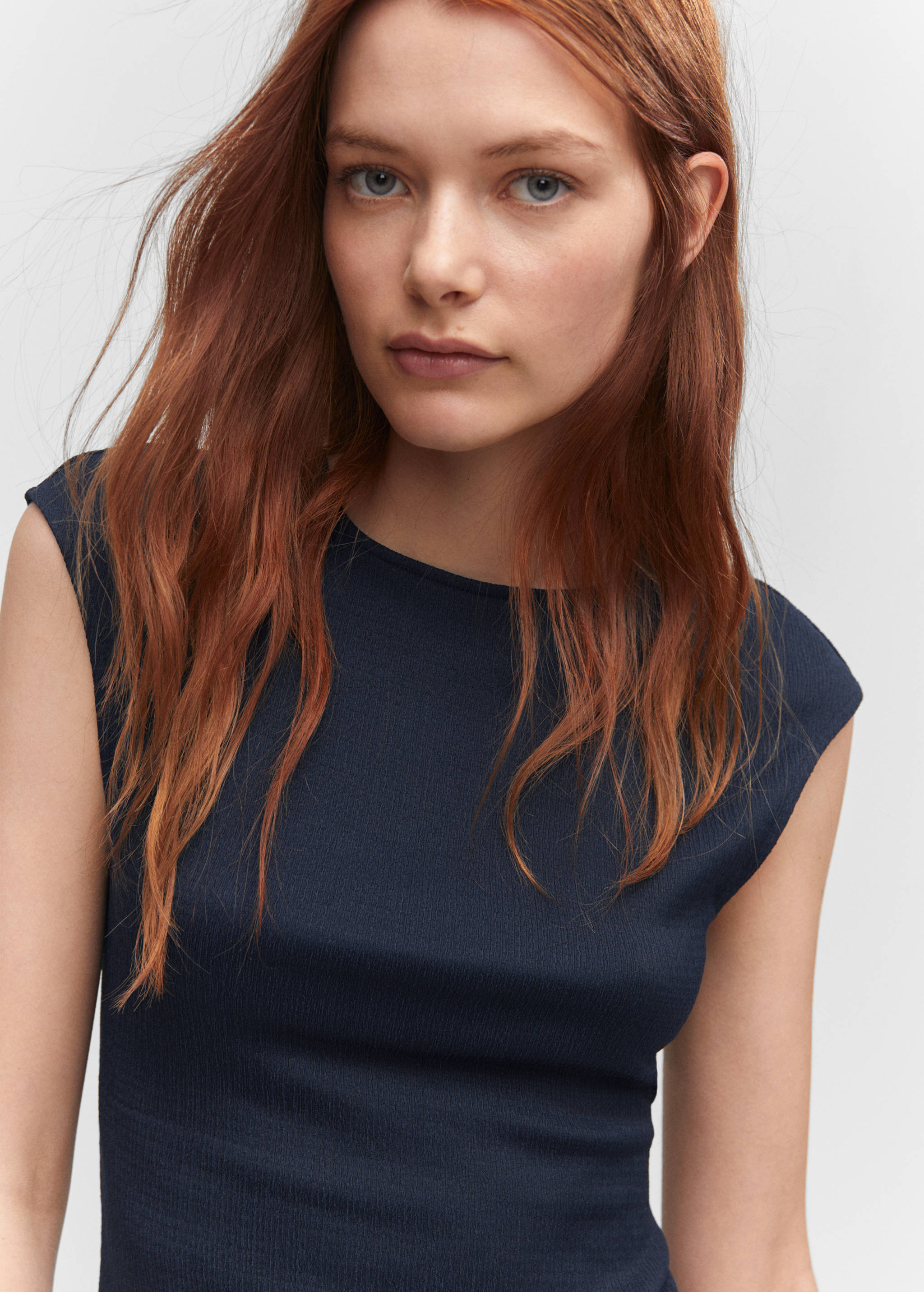 Vestido textura abertura - Detalle del artículo 1