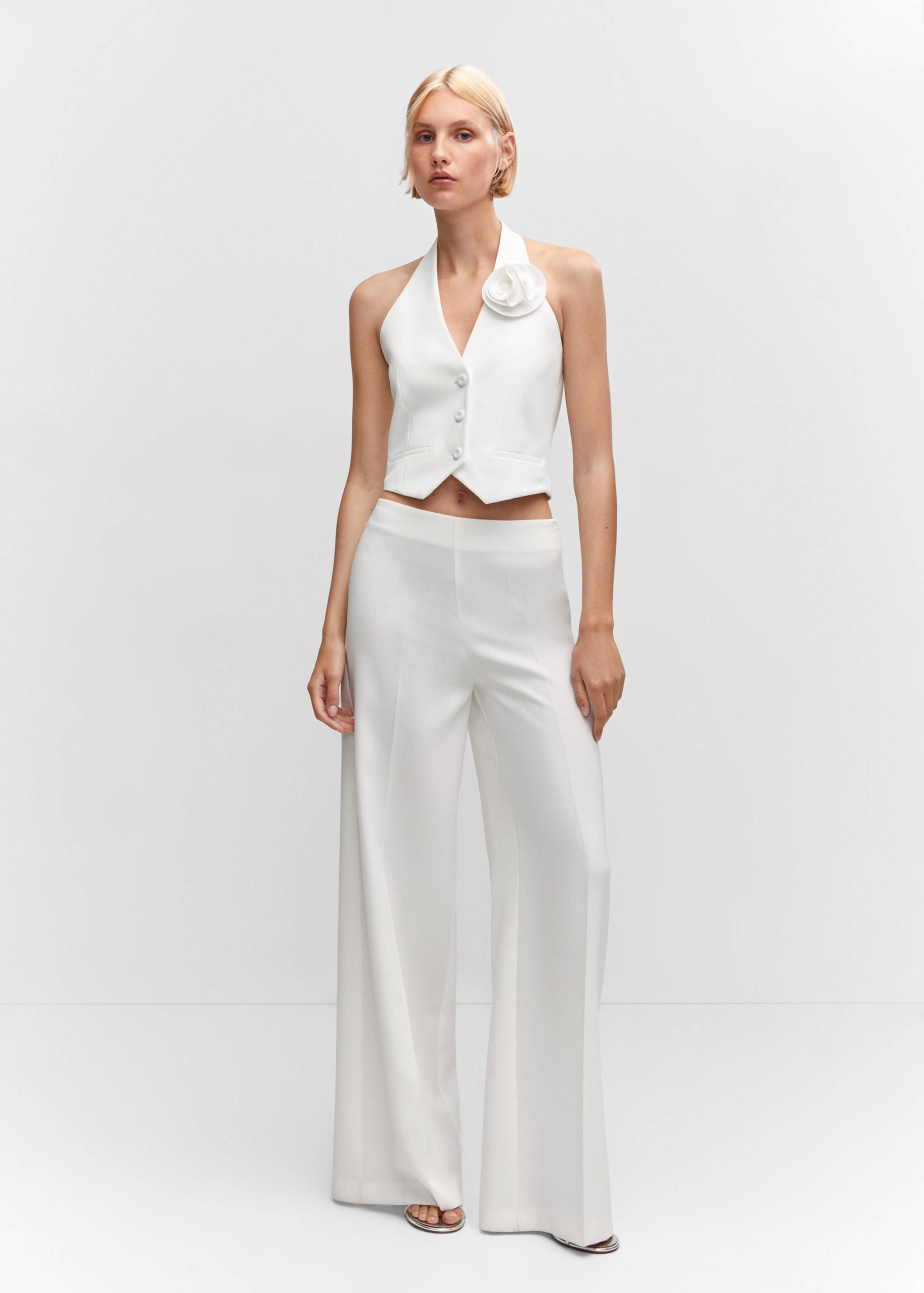 Gilet with floral appliqué  - General plane