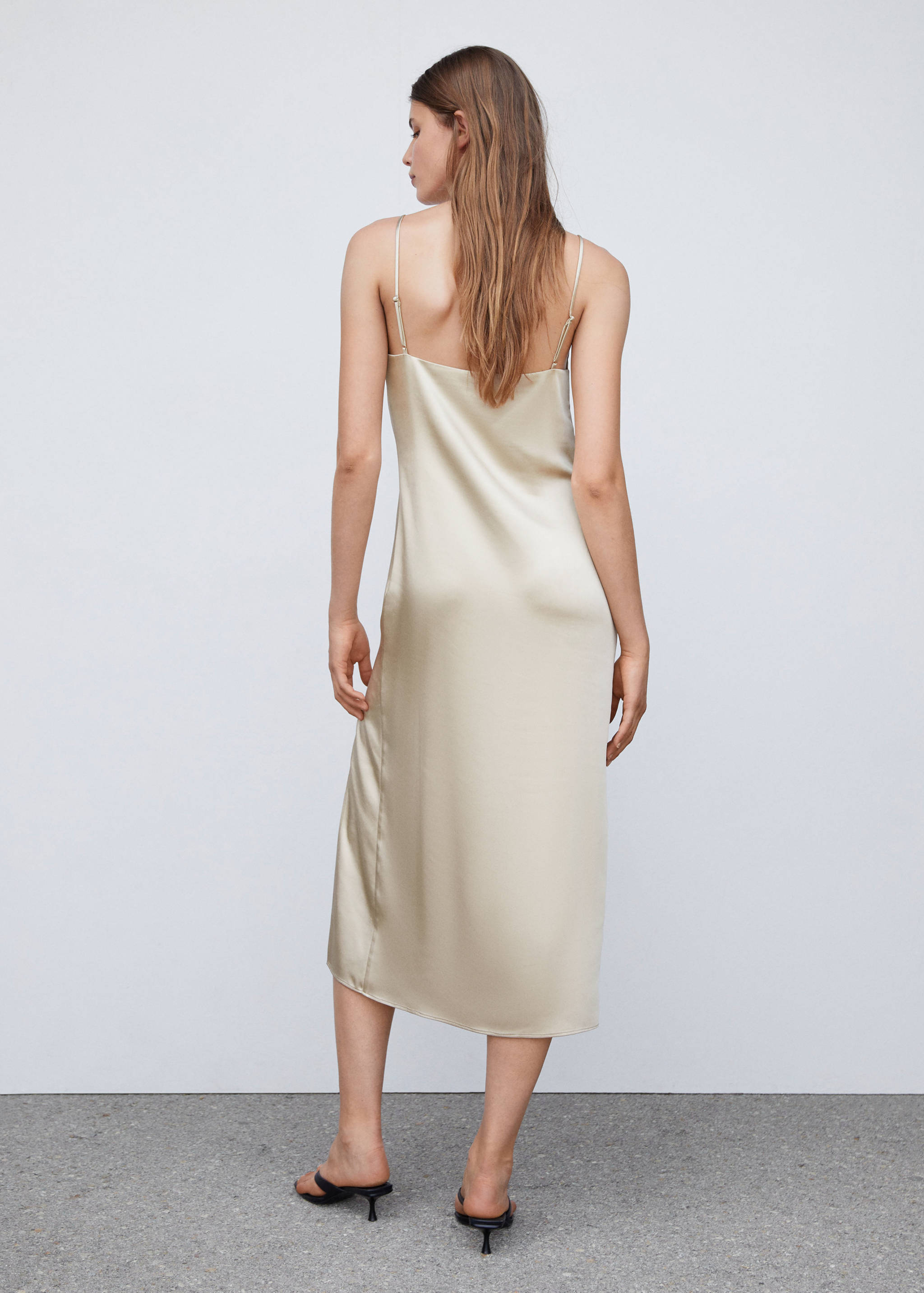 Side-slit satin dress - Reverse of the article