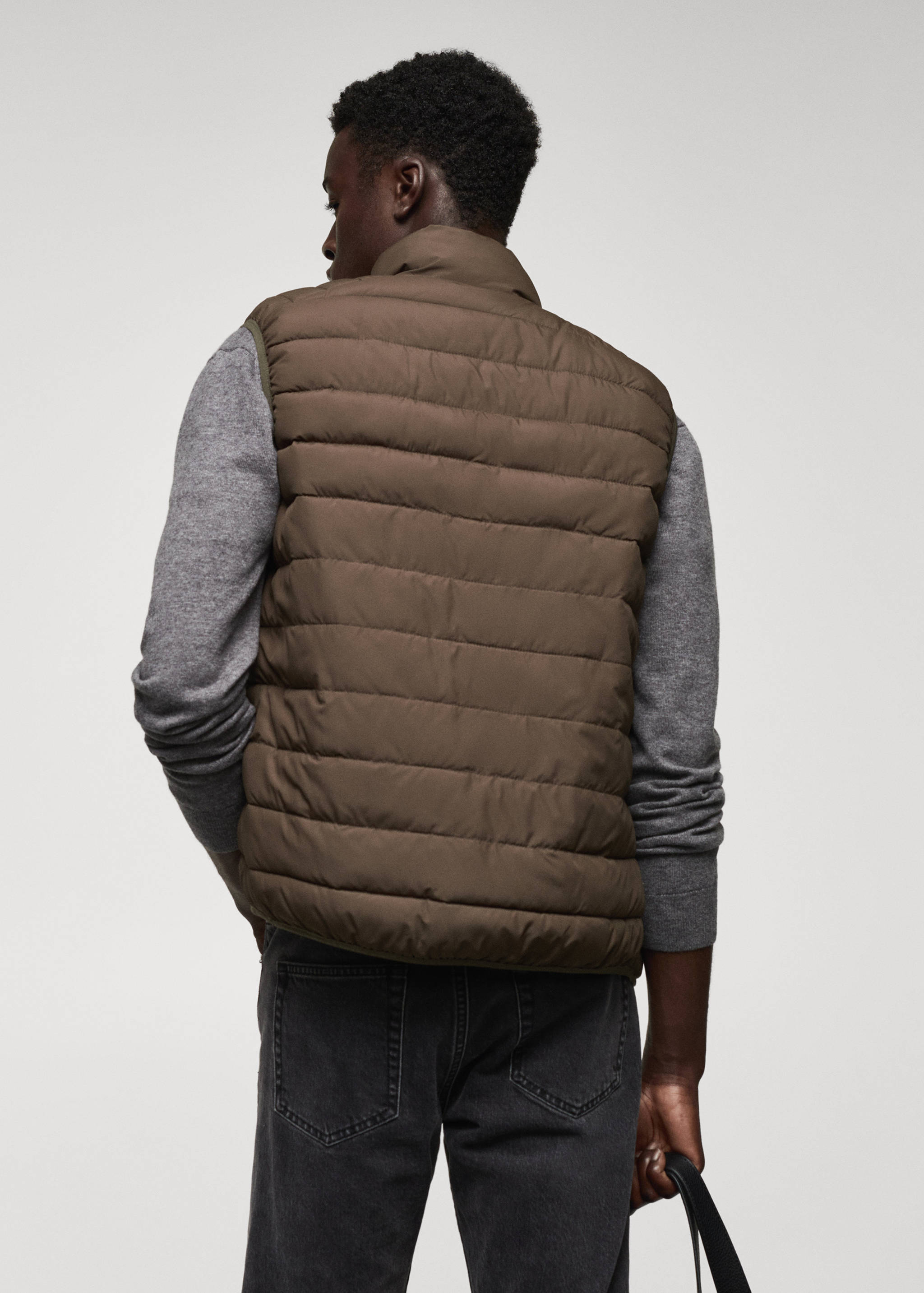 Ultra-light padded water-repellent waistcoat - Reverse of the article