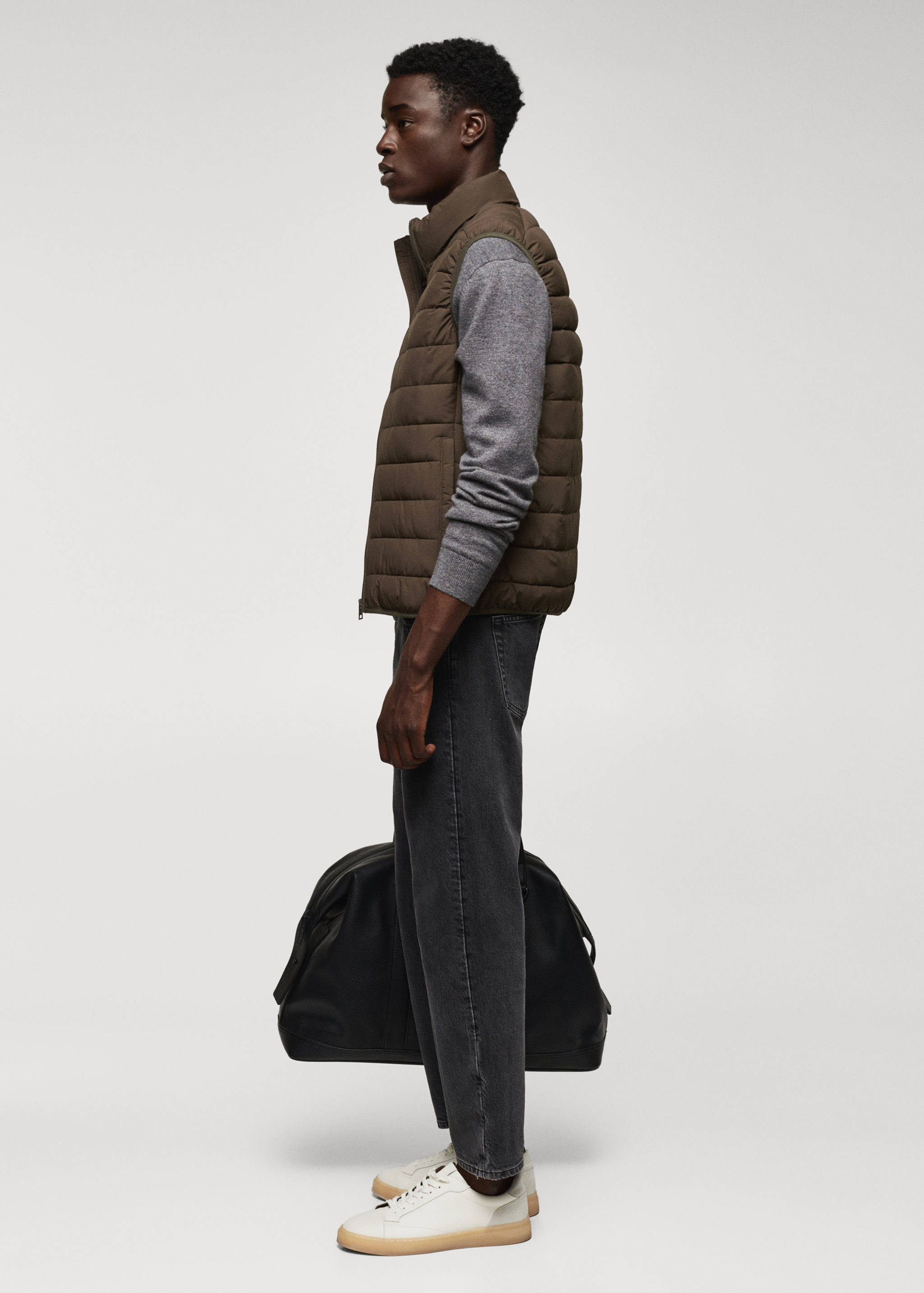 Ultra-light padded water-repellent waistcoat - Details of the article 2